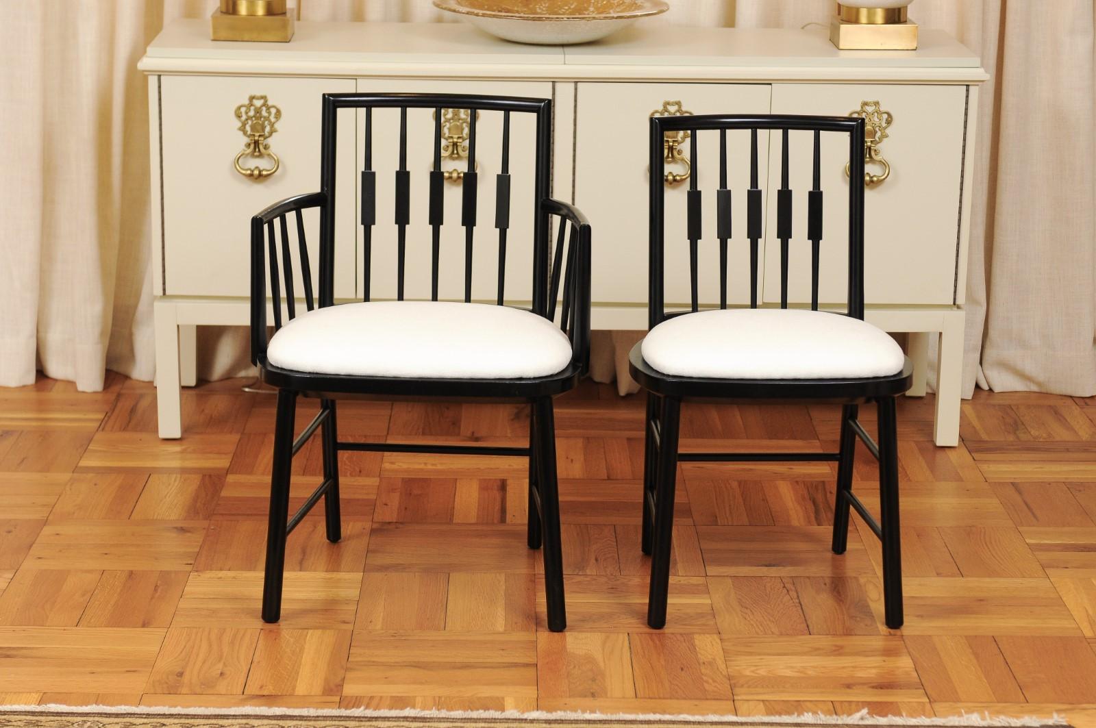 Tolles Set aus 12 modernen Windsor-Stühlen von Michael Taylor, um 1960 (amerikanisch) im Angebot