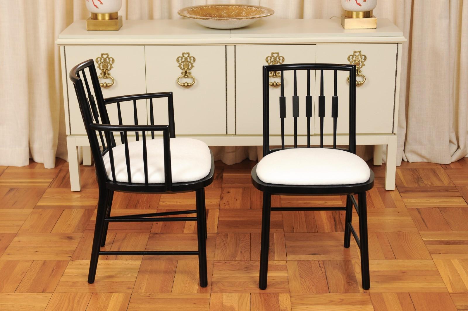 Tolles Set aus 12 modernen Windsor-Stühlen von Michael Taylor, um 1960 im Zustand „Hervorragend“ im Angebot in Atlanta, GA
