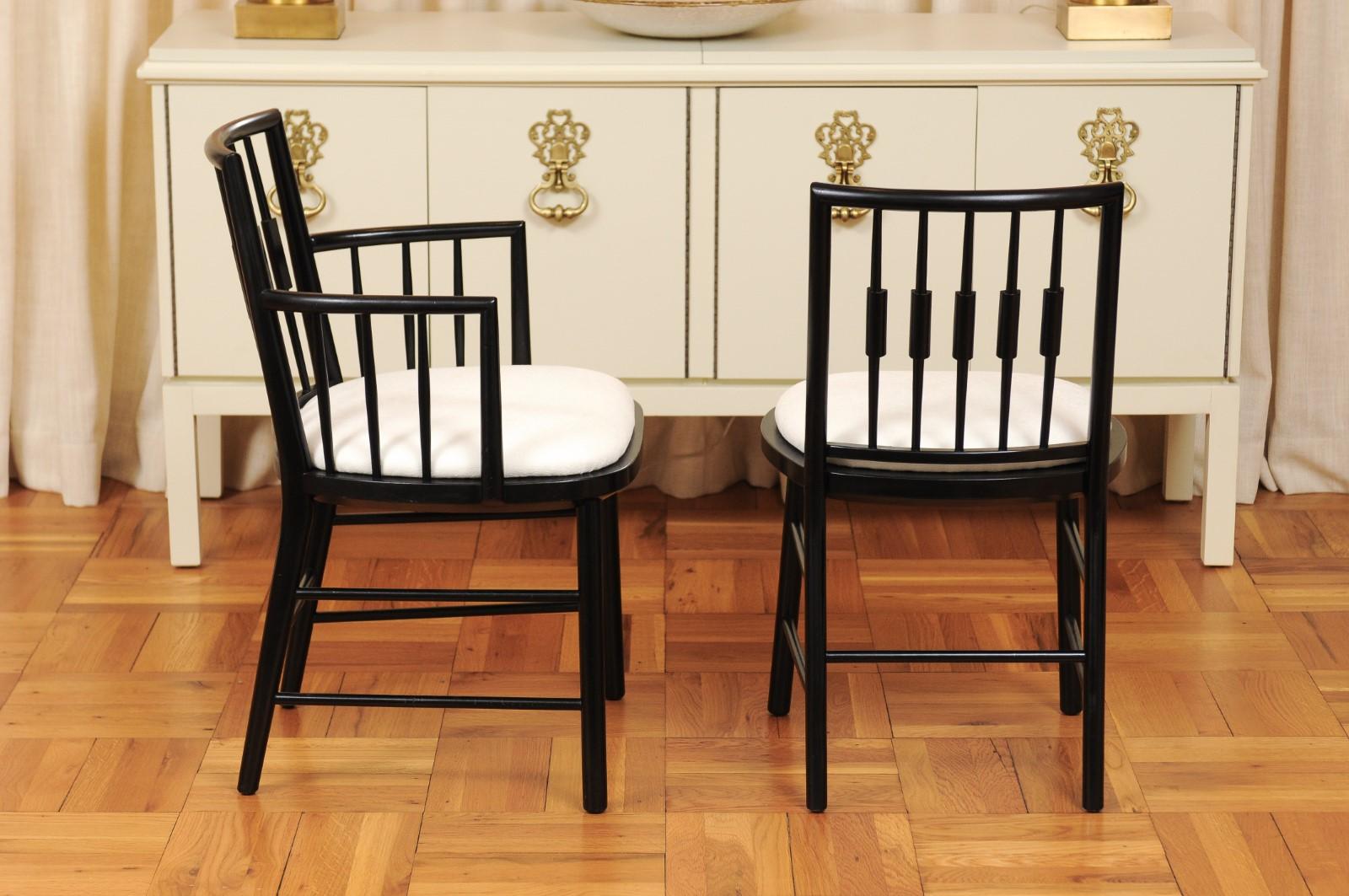 Tolles Set aus 12 modernen Windsor-Stühlen von Michael Taylor, um 1960 im Angebot 1