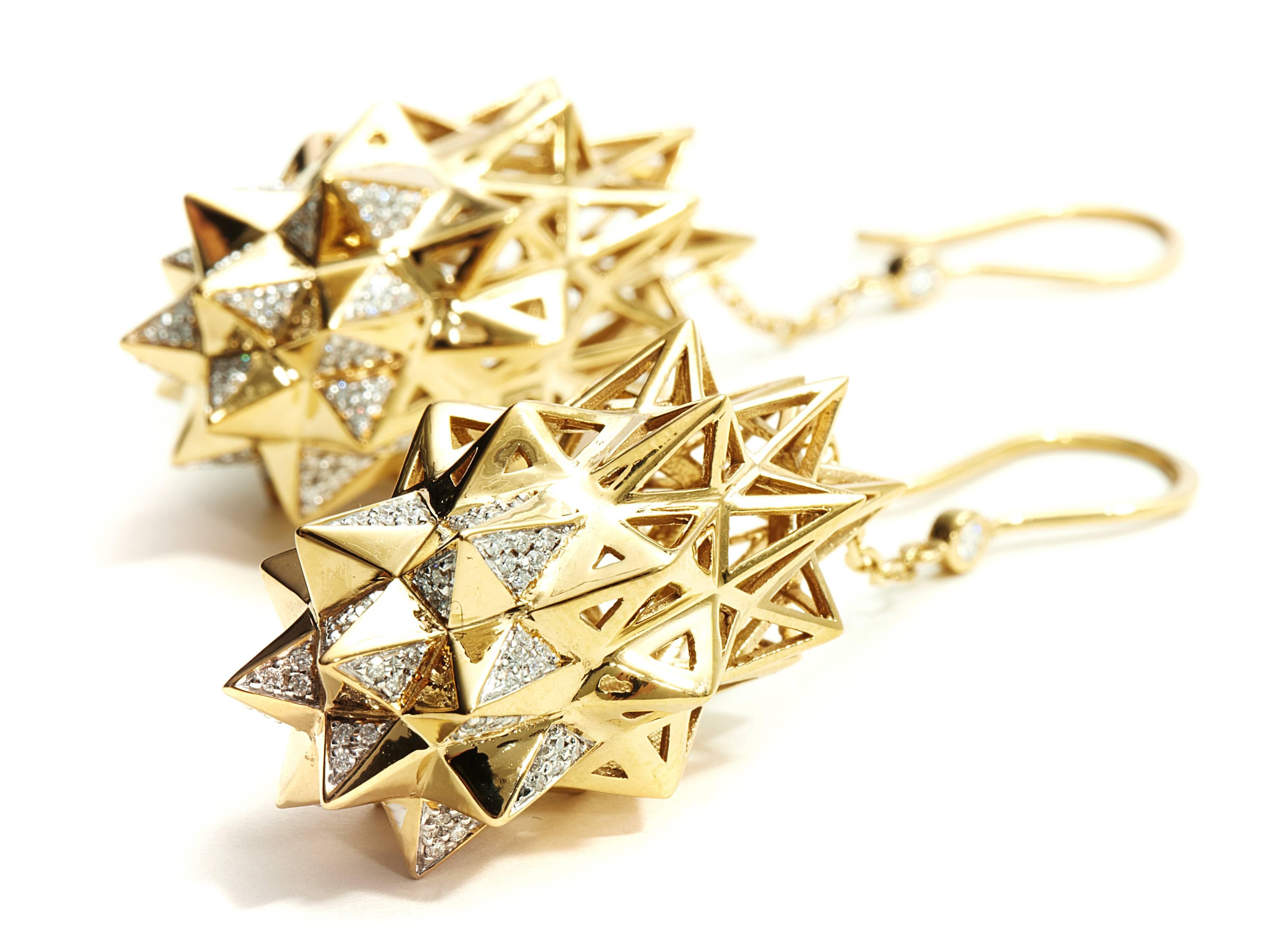 Stellated Diamond Gold Dangle Earrings In New Condition For Sale In Coral Gables, FL