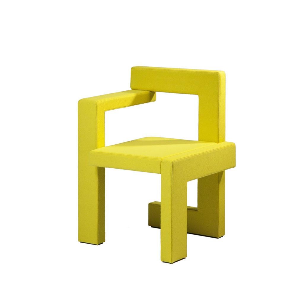 The Steltman chair is the last chair Gerrit Rietveld designed at the age of 75. With this design he once again proved his status as a pioneering designer. The chair owes its name to the The Hague jeweller and royal purveyor Steltman who commissioned