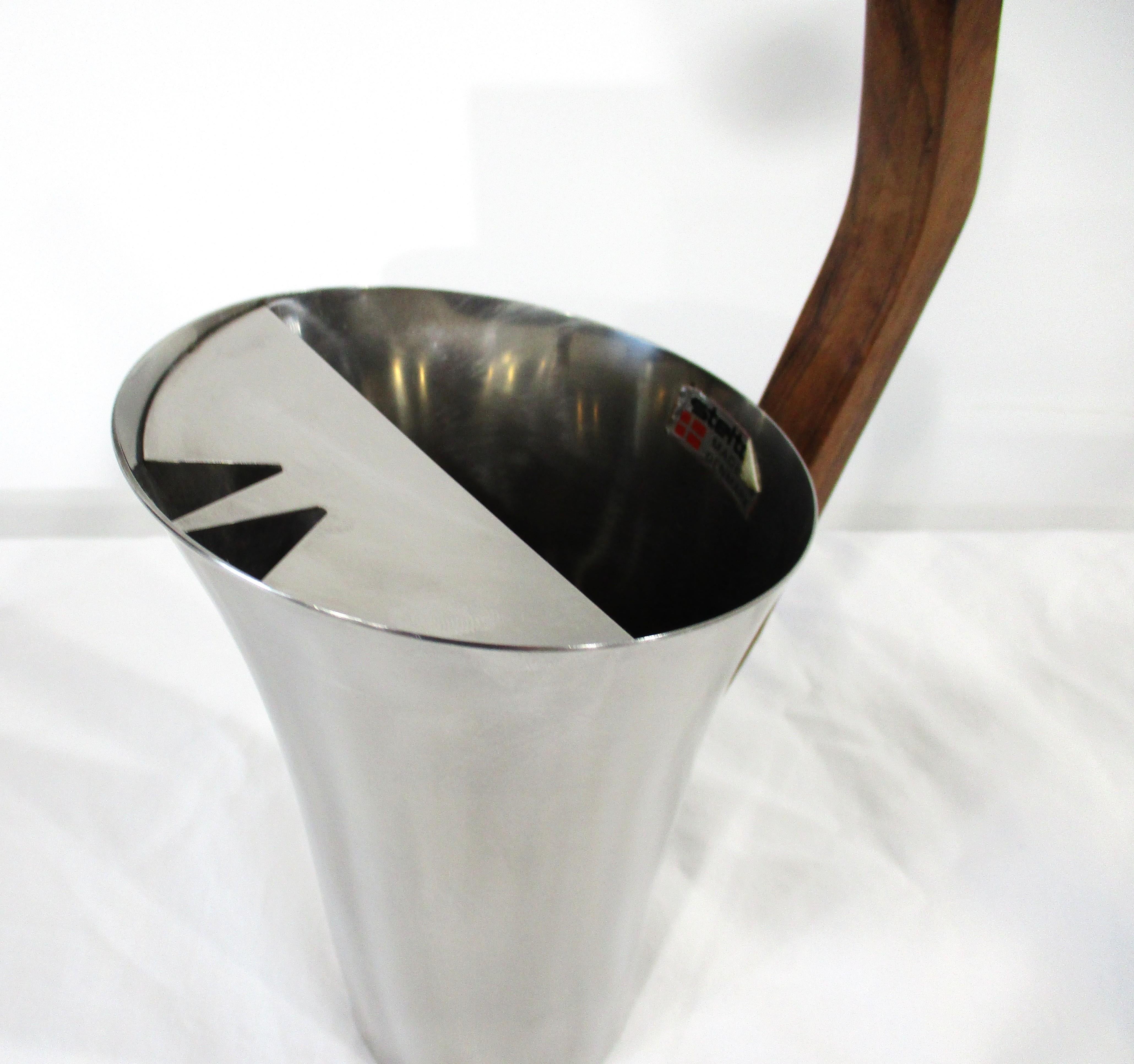 Stelton Arne Jacobsen Martini pitcher in Stainless Rosewood Denmark In Good Condition For Sale In Cincinnati, OH