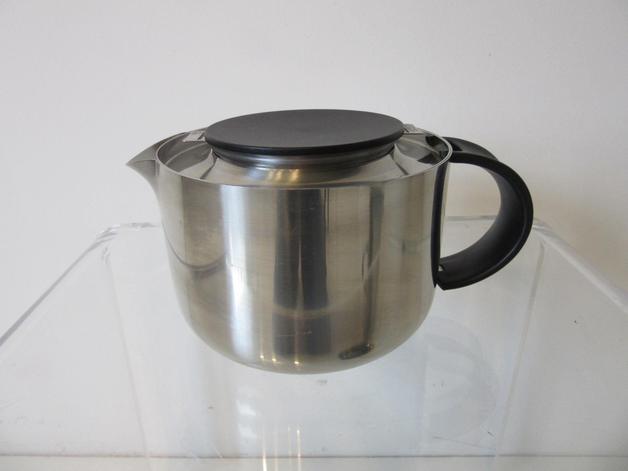 Stelton Pitcher / Tea Pot / Sugar Bowl / Tray 4 Pieces, Set Denmark In Good Condition In Cincinnati, OH