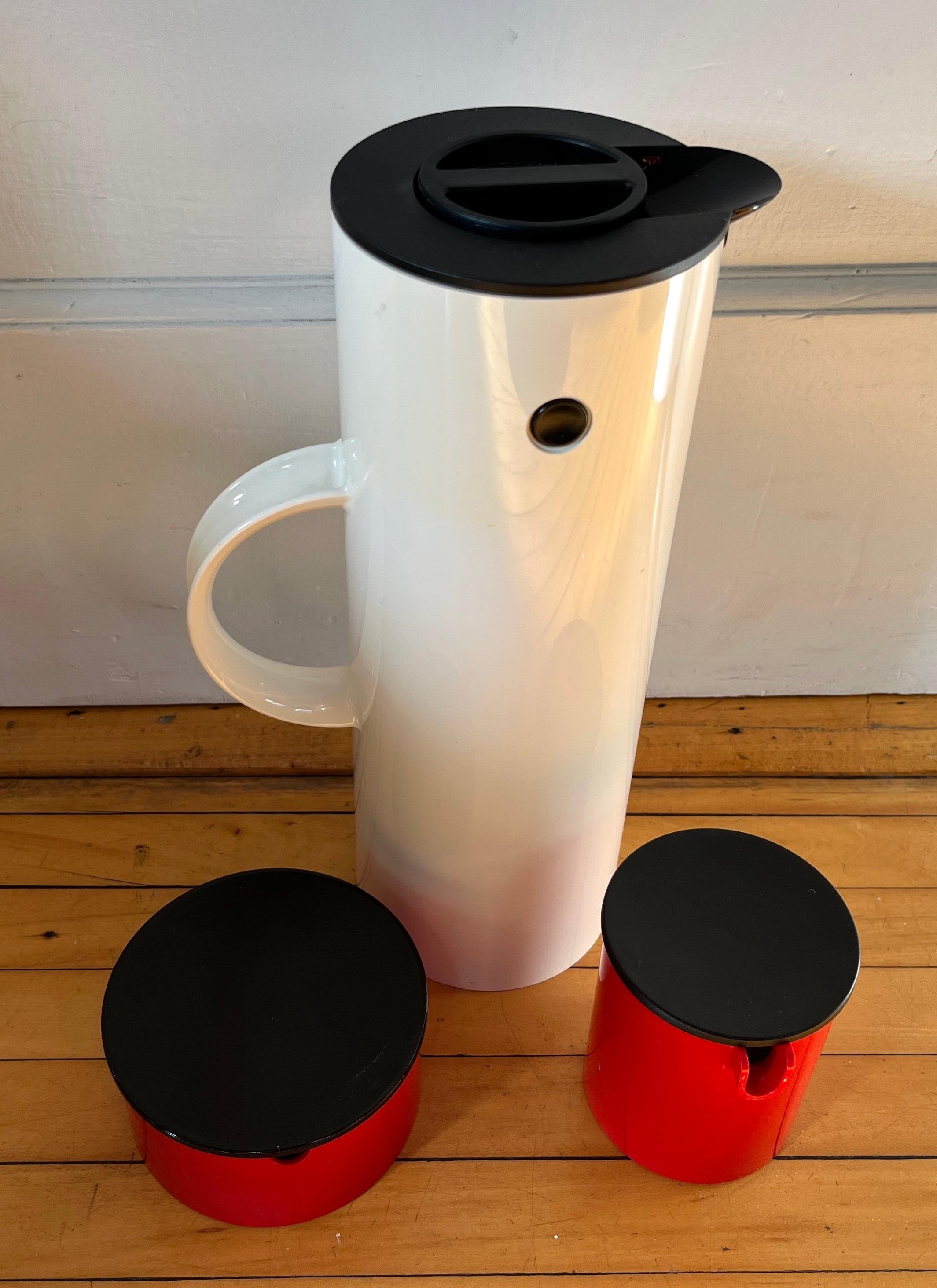 Fabulous mixed set of 1970s Danish Erik Magnussen serveware for Danish maker Stelton. Founded in 1960, Stelton had its first success when it established a cooperation with the leading Danish architect and designer Arne Jacobsen. After Jacobsen’s