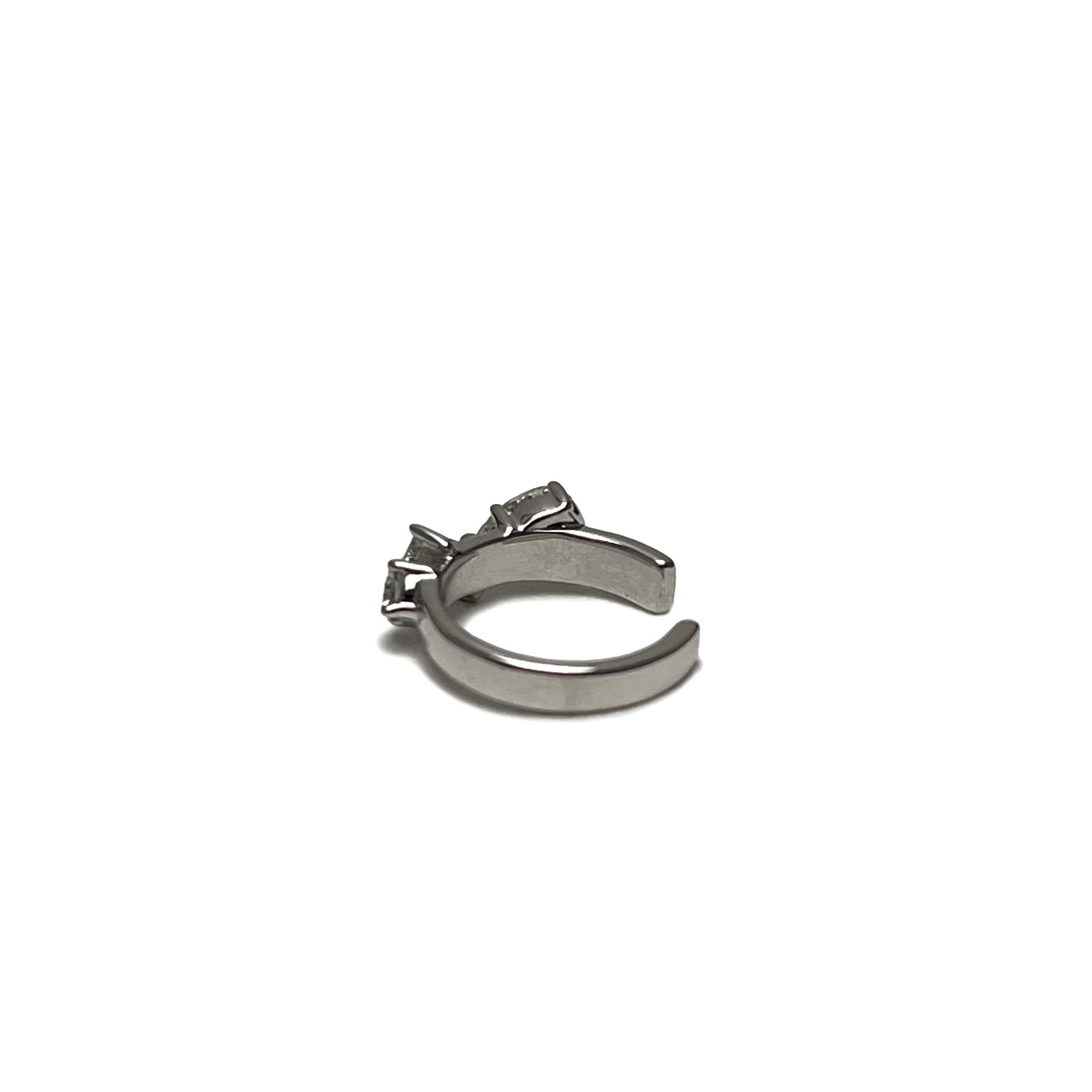 Contemporaneo Bracciale per orecchio a stelo in oro bianco 18 carati in vendita
