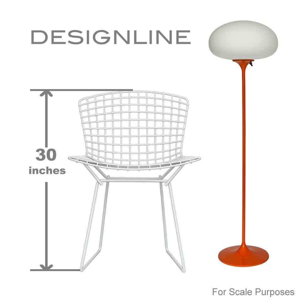 Indiano Lampada da terra Stemlite di Designline in arancione con paralume in vetro smerigliato bianco in vendita