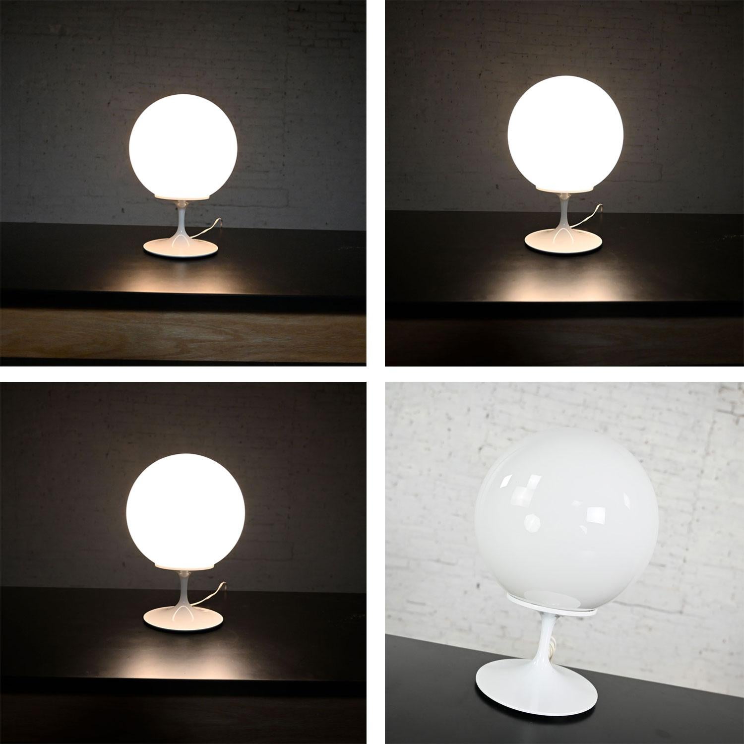 Stemlite Opaque White Glass Ball Shade Table Lamp by Bill Curry for Design Line For Sale 6