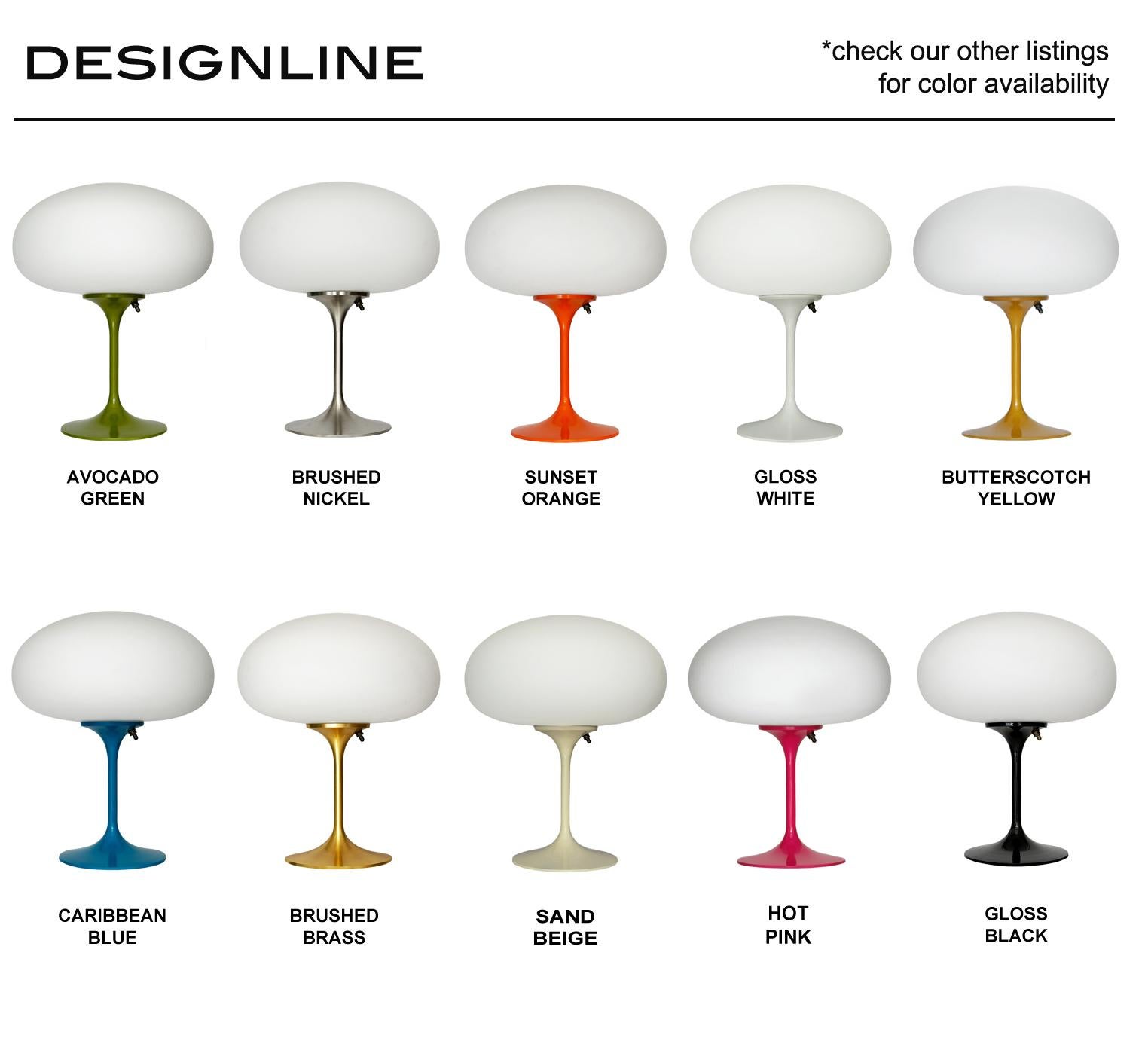 Grande lampe de bureau Stemlite de Designline en rose vif avec abat-jour dépoli blanc Neuf - En vente à Philadelphia, PA
