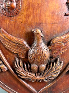 Geschnitztes heidnisches Wappen aus Holz 18. Jahrhundert