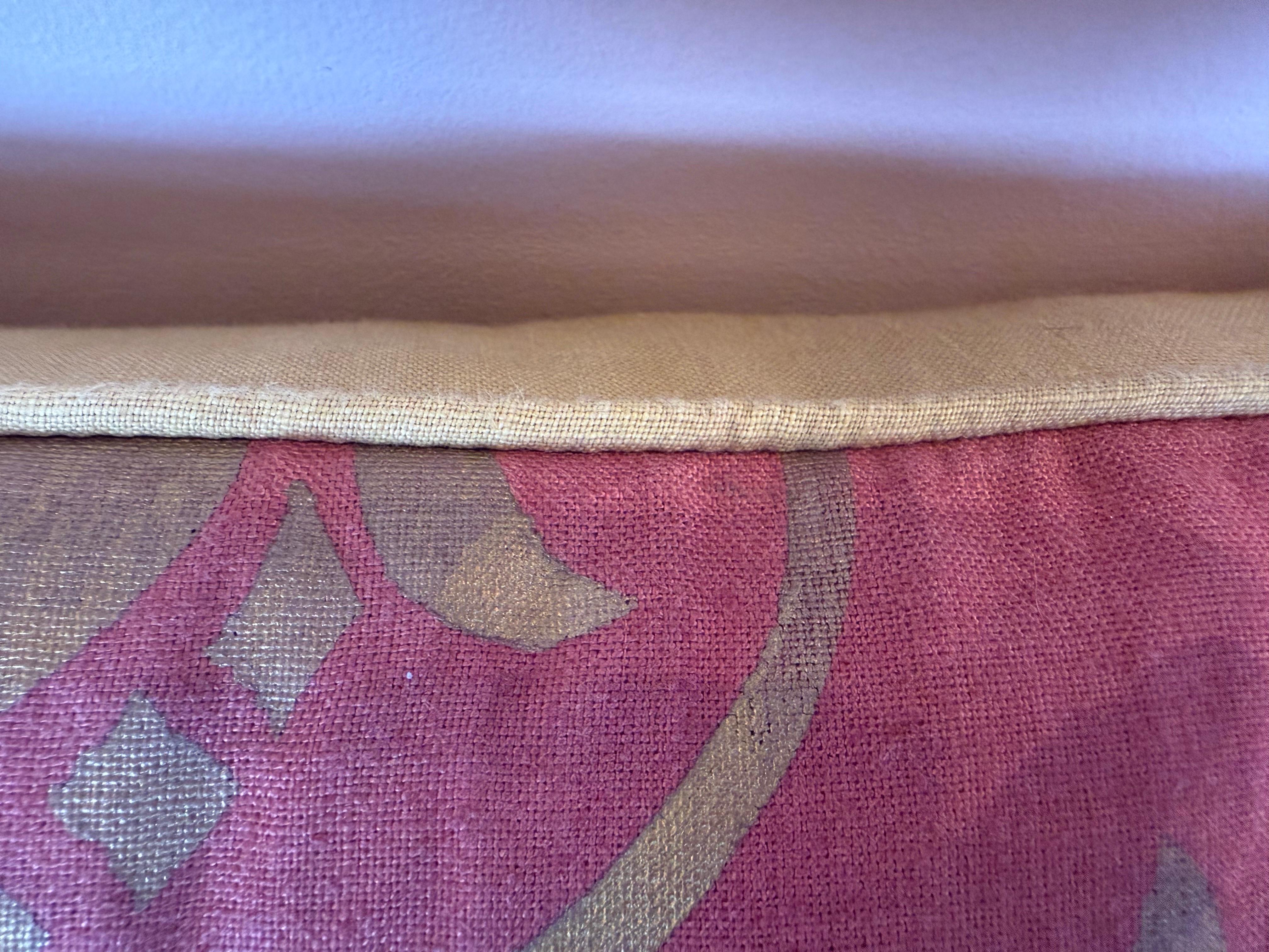 Americano Cuscino in lino Nomi Textiles con stencil in vendita