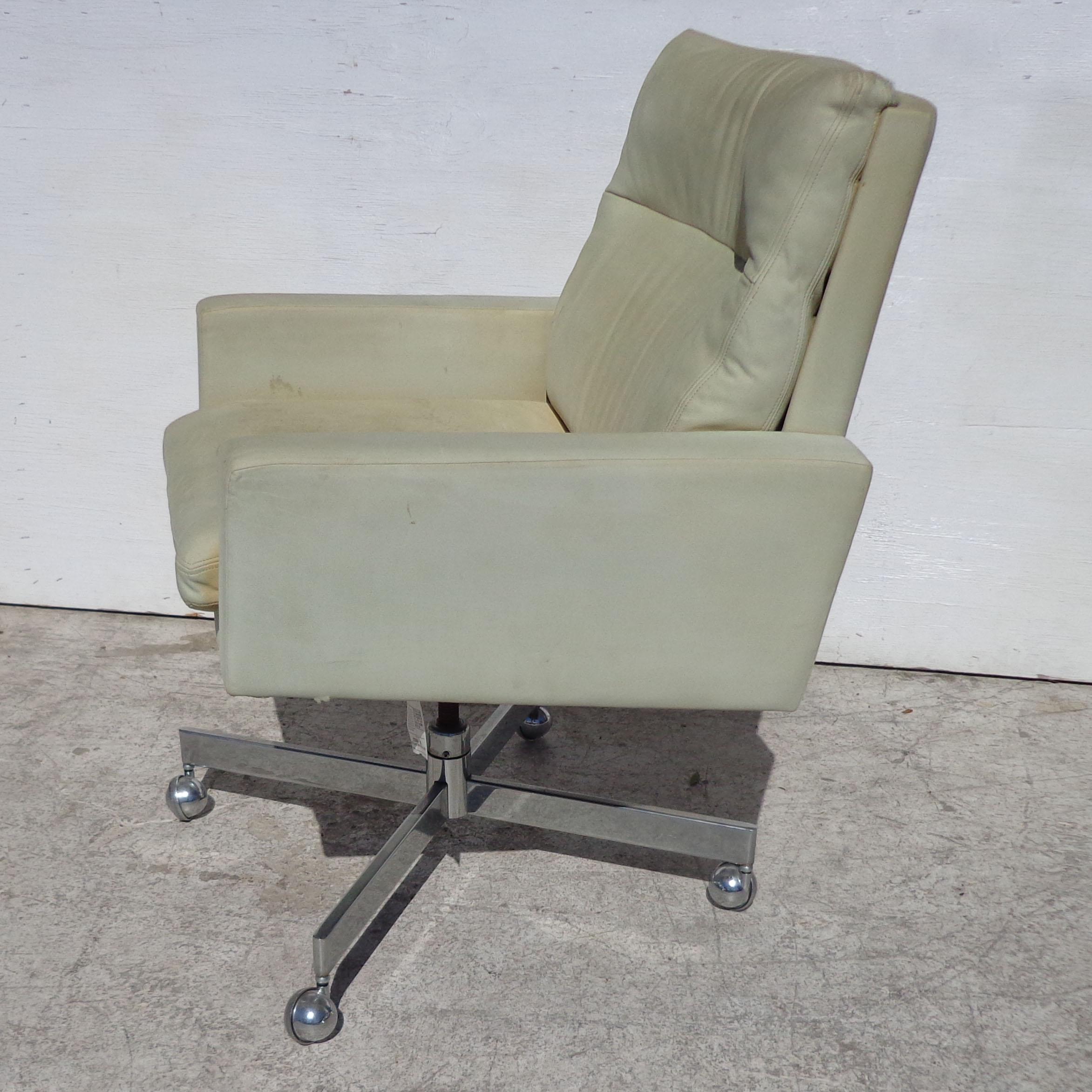 North American Stendig Desk Chair by Robert Haussman for deSede  For Sale