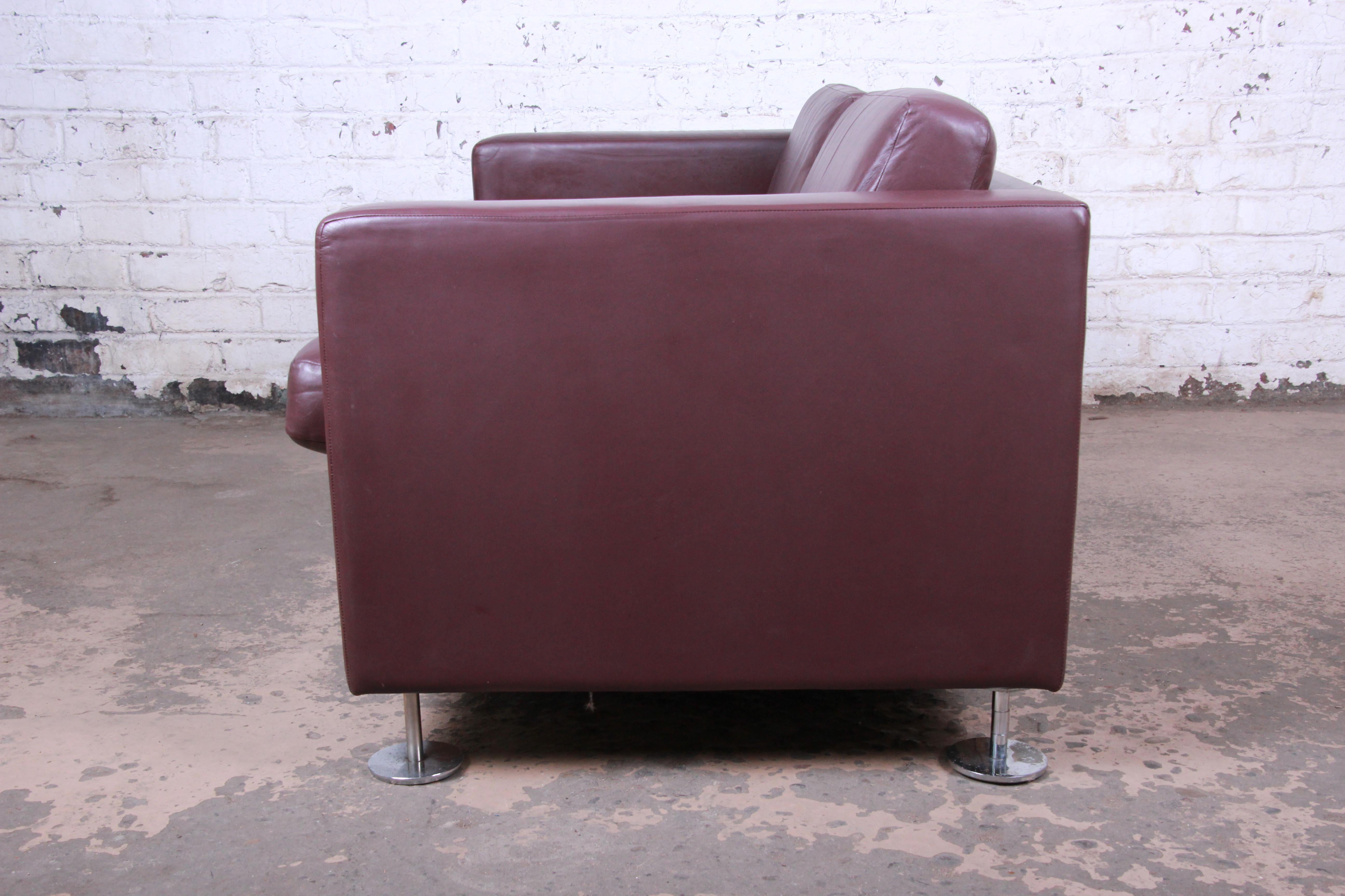 Stendig Leather Tuxedo Loveseat, Made in Switzerland In Good Condition In South Bend, IN