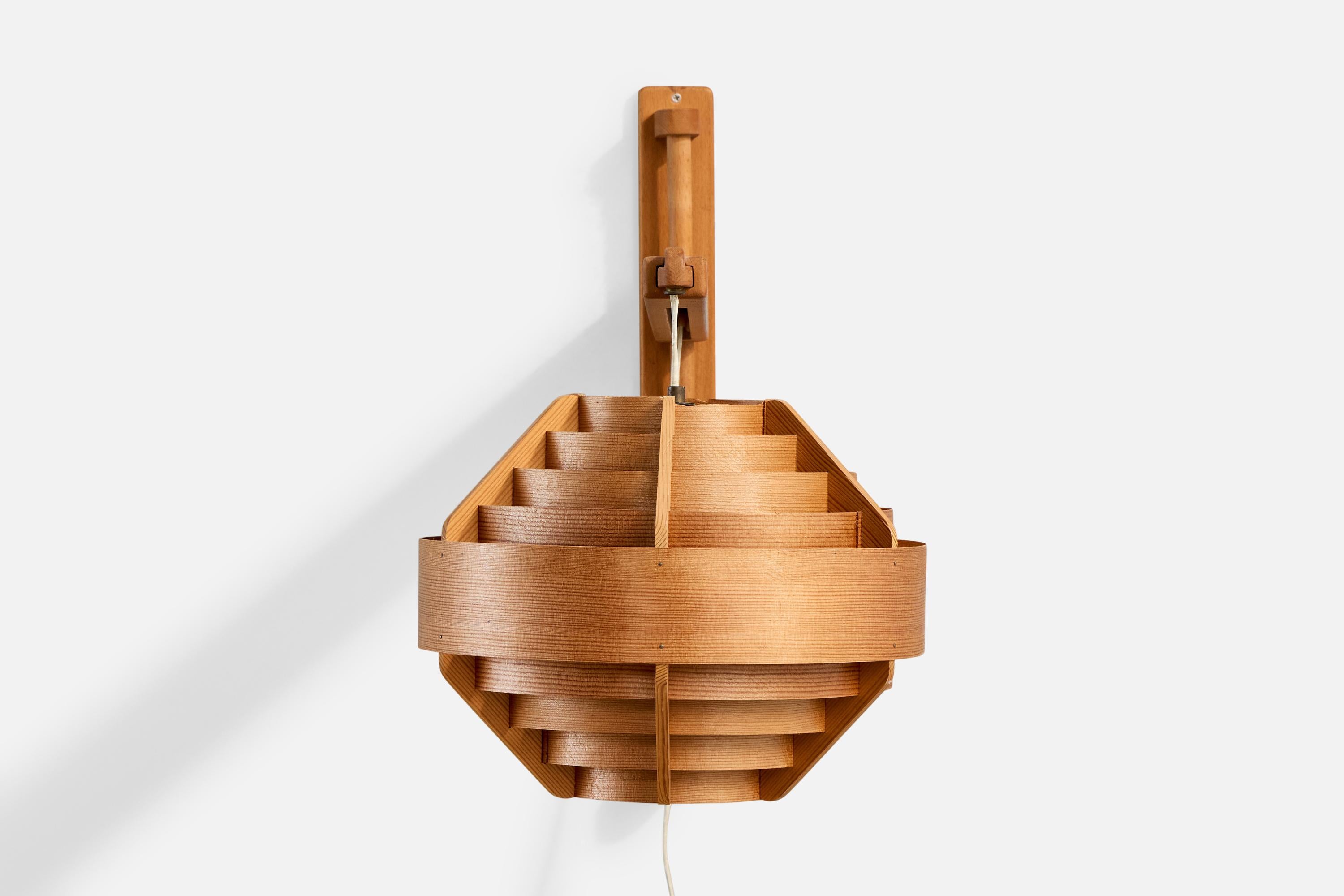 Swedish Steneby, Adjustable Wall Light, Pine, Oak, Sweden, 1970s For Sale