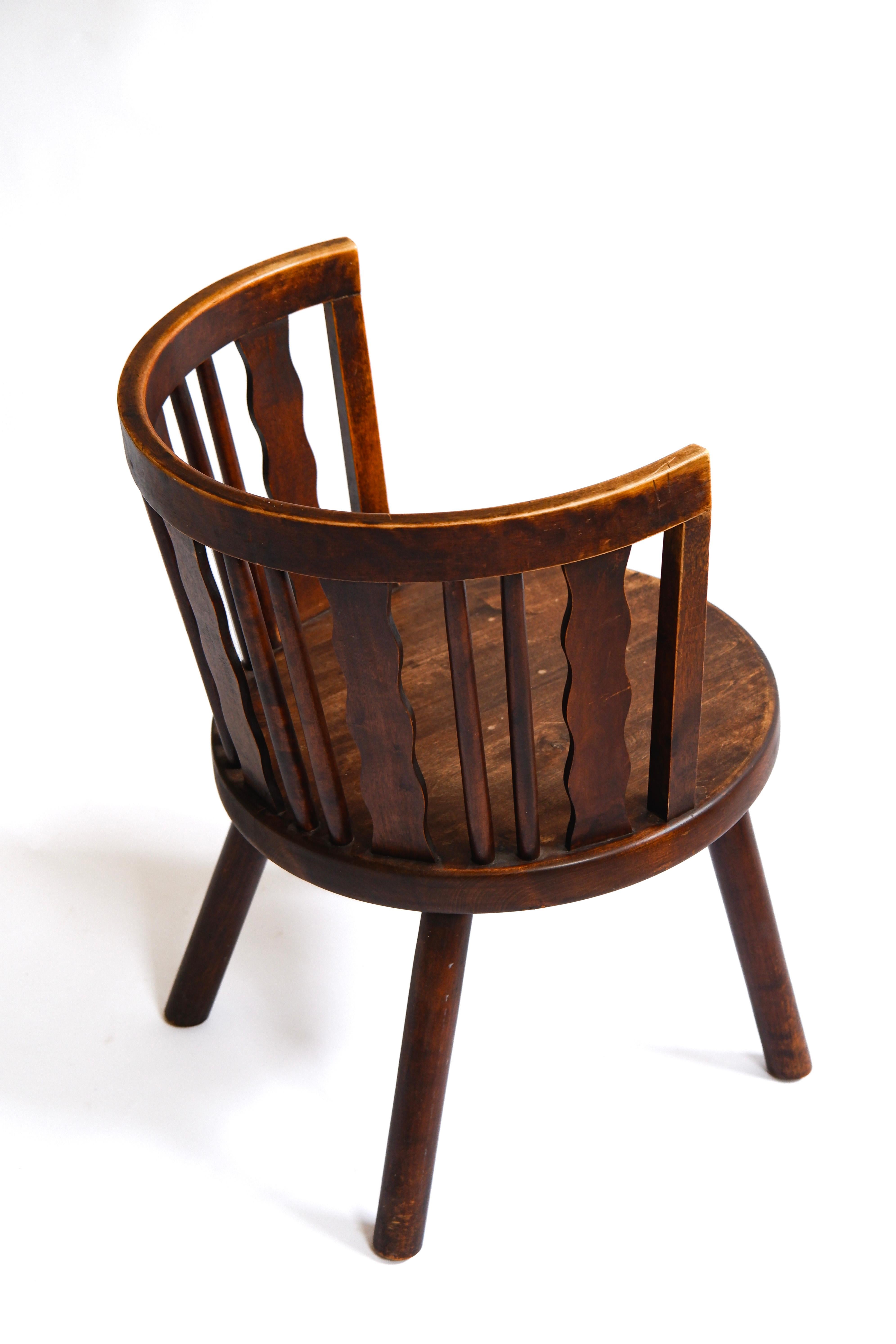 Scandinave moderne Steneby hemslöjd, fauteuil en pin massif, Suède, vers 1930 en vente