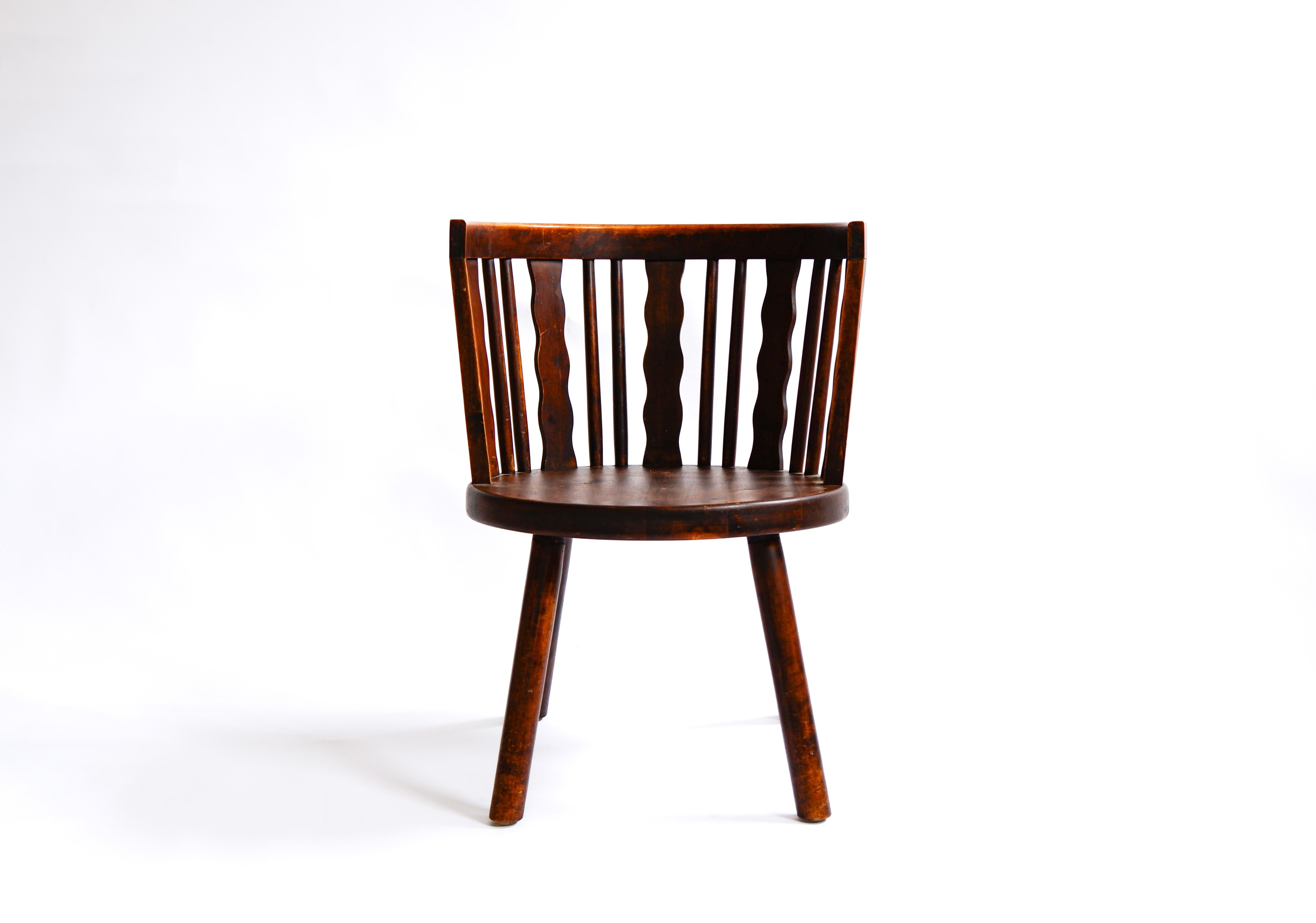 Milieu du XXe siècle Steneby hemslöjd, fauteuil en pin massif, Suède, vers 1930 en vente