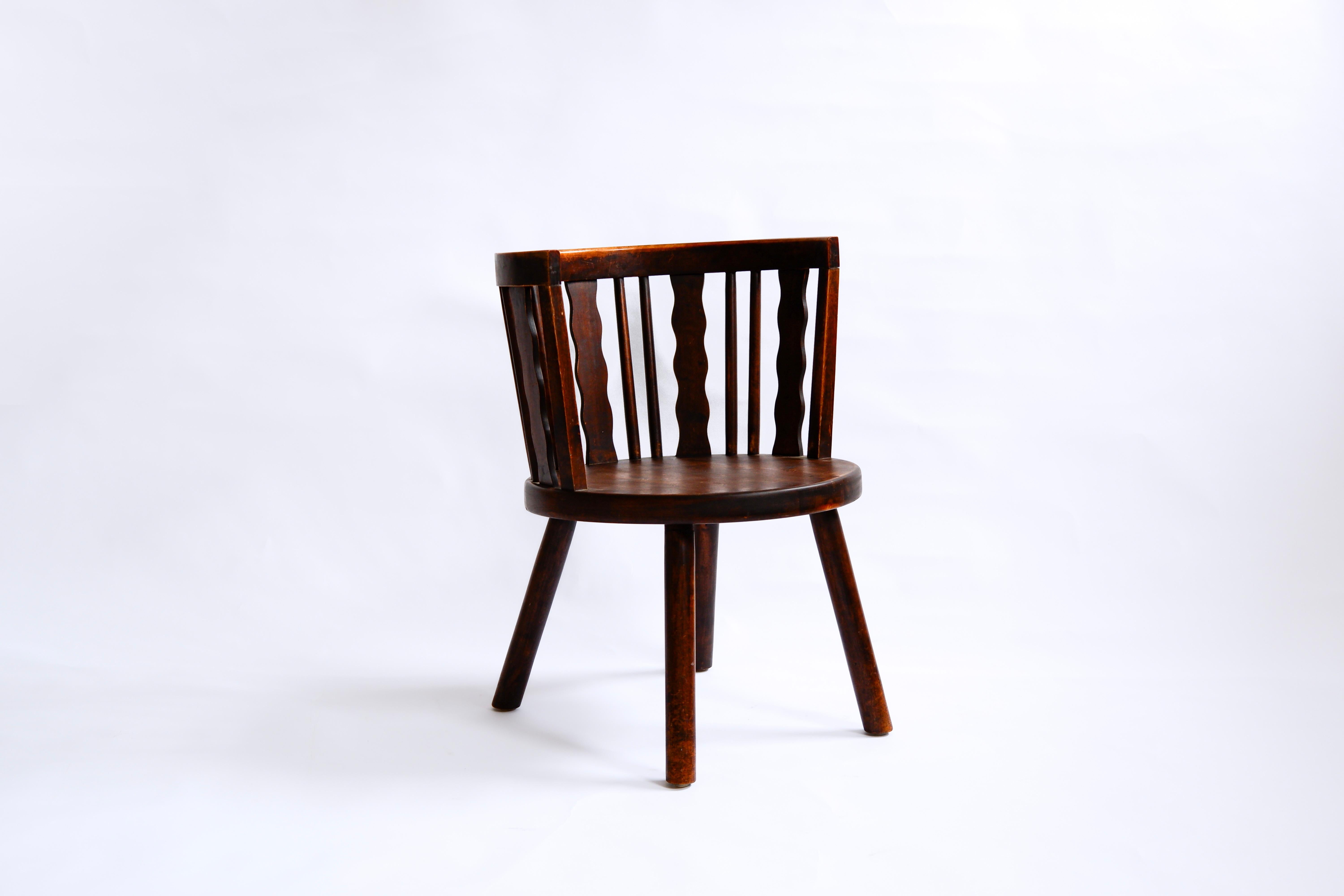 Steneby hemslöjd, fauteuil en pin massif, Suède, vers 1930 en vente 2