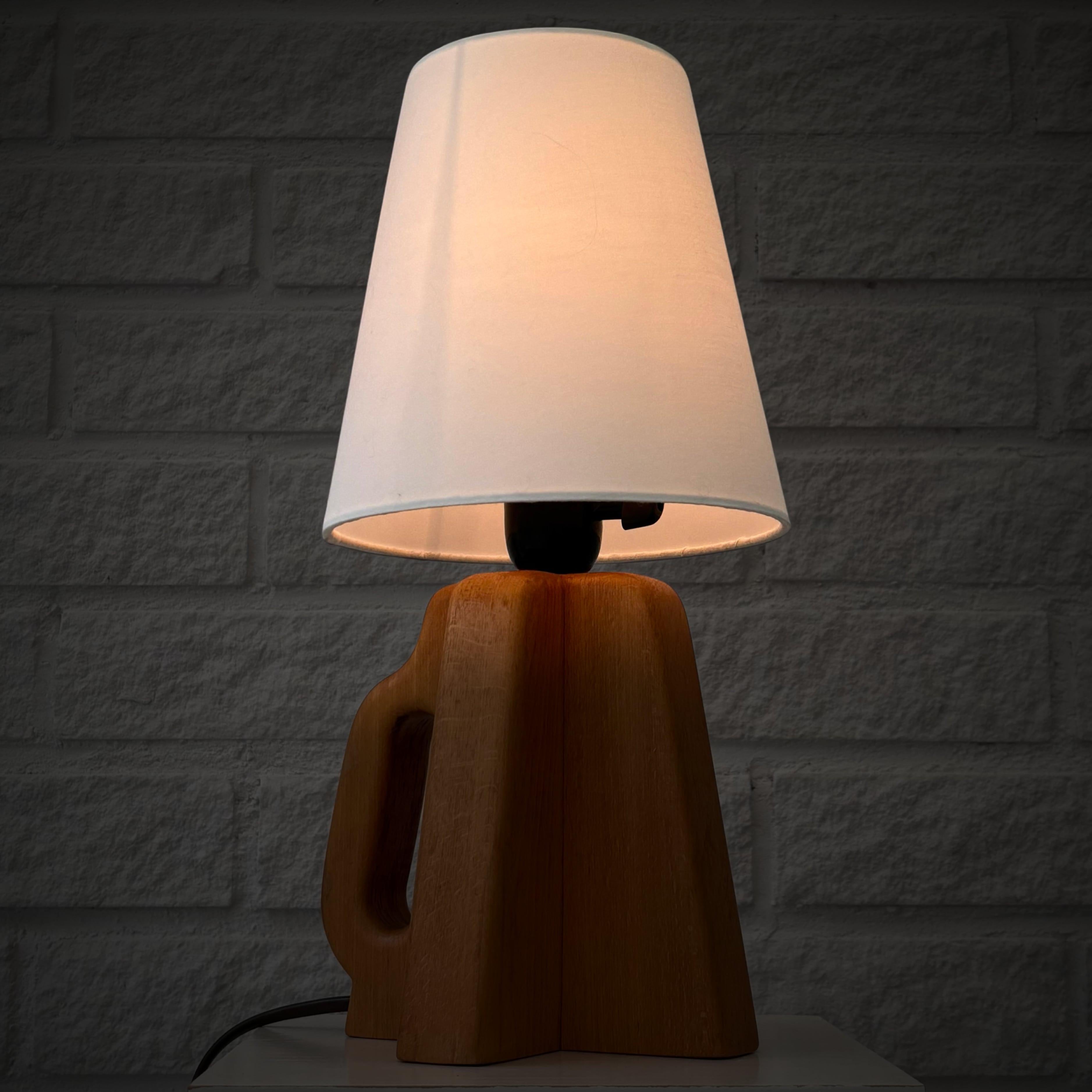 Scandinave moderne Steneby Hemslöjdsförening Suède, 1940s lampe de table moderniste design scandinave en vente