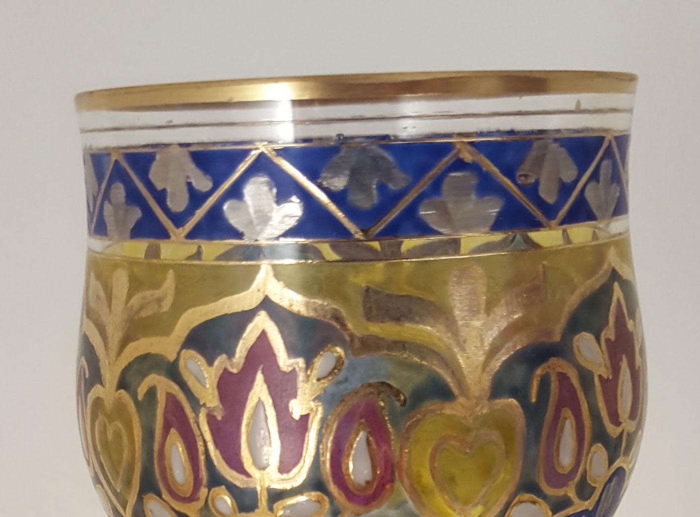 Stengelglas „Jodhpur“, JosepFritz Heckert, Petersdorf, um 1900

H 19,8 cm, Durchmesser 7,5 cm