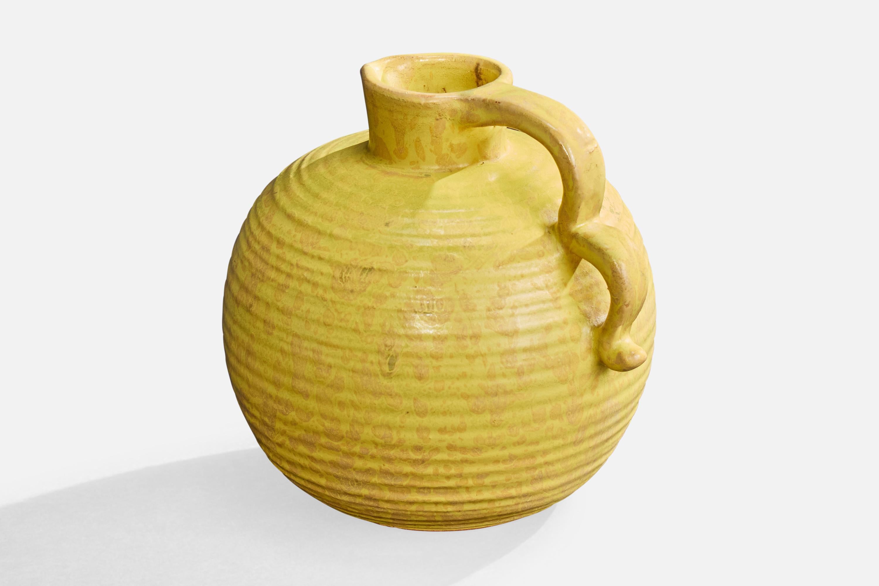 Brocca in ceramica incisa progettata e prodotta da Steninge Keramik, Svezia, anni '30.

Dimensioni complessive (pollici): 5,0 