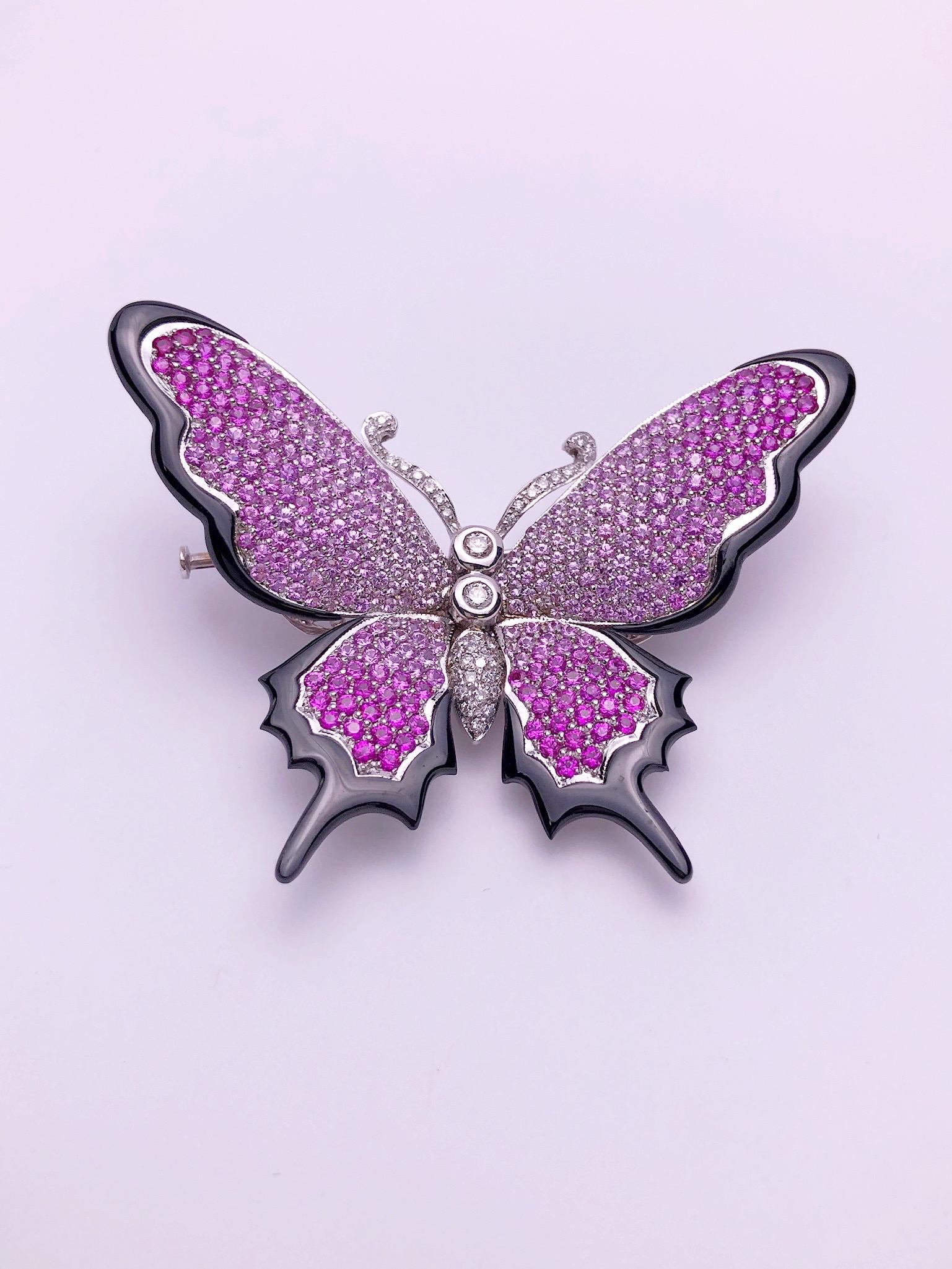 Stenzhorn Schmetterlingsbrosche, 18KT WG, schwarzer Onyx, 10,30 Karat rosa Saphir & Diamant im Zustand „Neu“ im Angebot in New York, NY