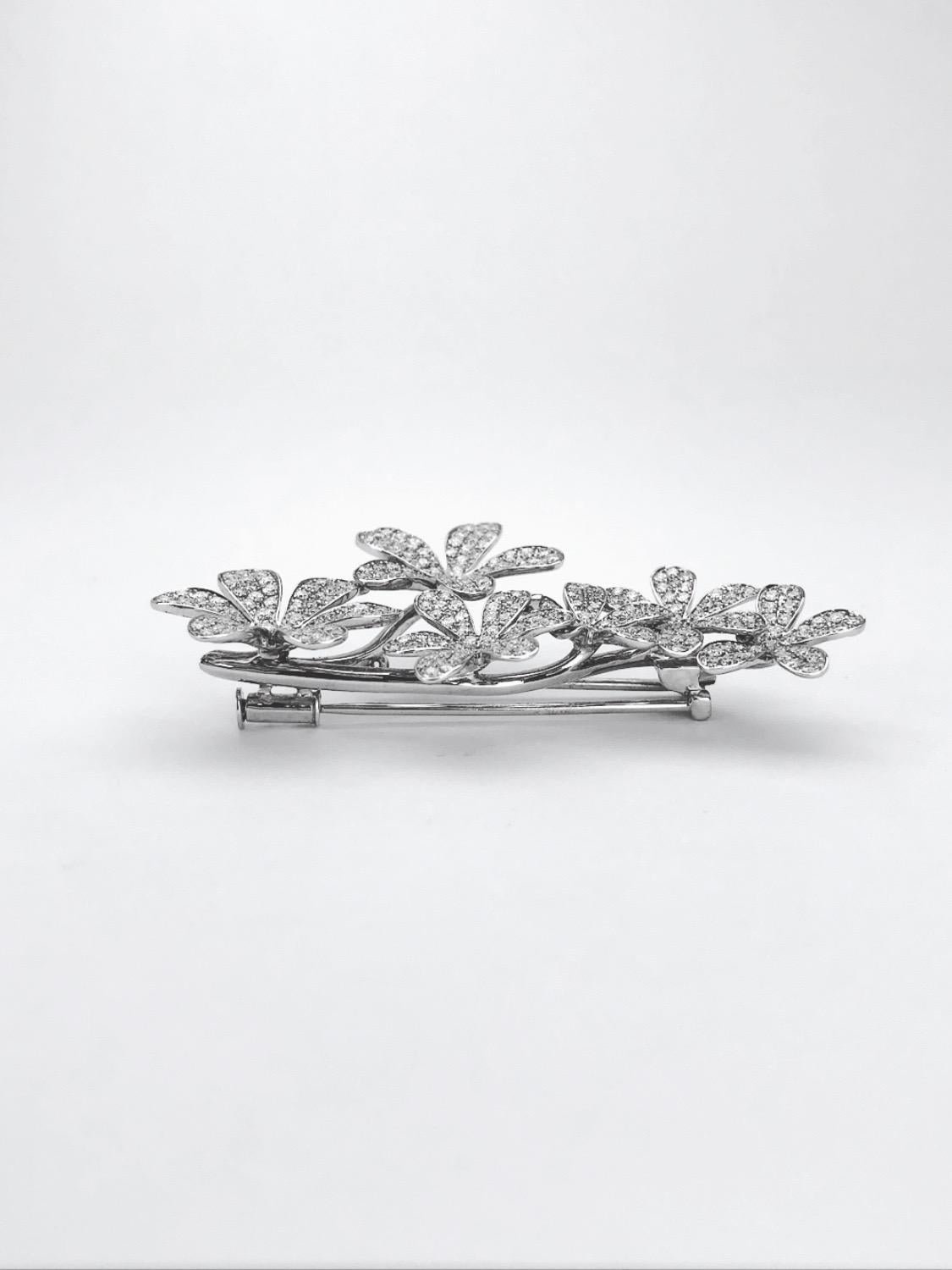 Stenzhorn 18 Karat White Gold Brooch with Six 3.20 Carat Diamond Flowers In New Condition For Sale In New York, NY