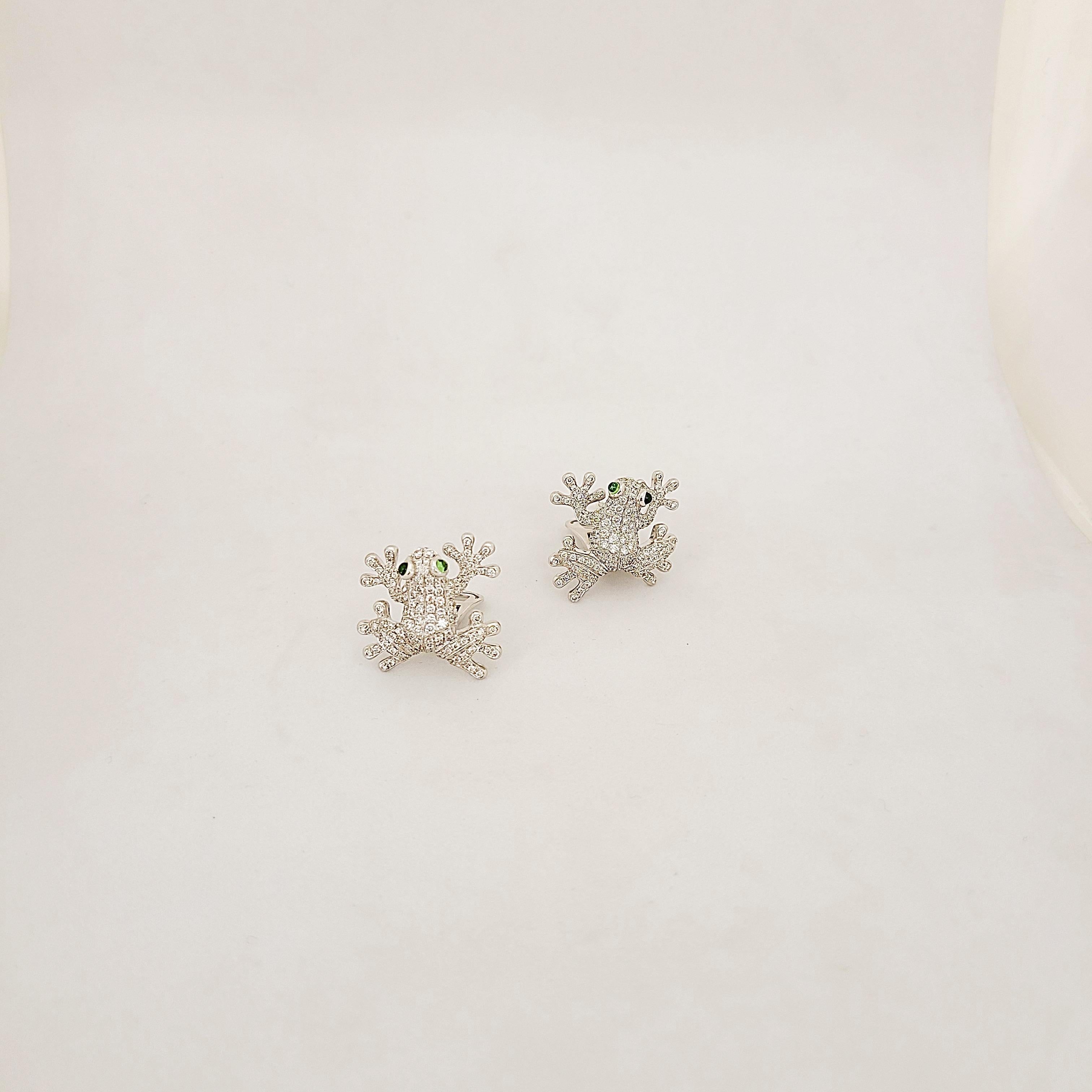 Taglio rotondo Orecchini Stenzhorn for Cellini in oro bianco 18 carati e diamanti da 2,30 carati a forma di rana in vendita