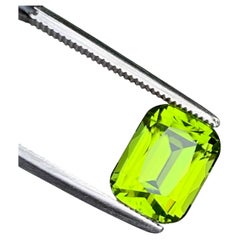 Step Cushion Cut Natural Apple Green Color  Peridot Gemstone For Jewellery 9 mm