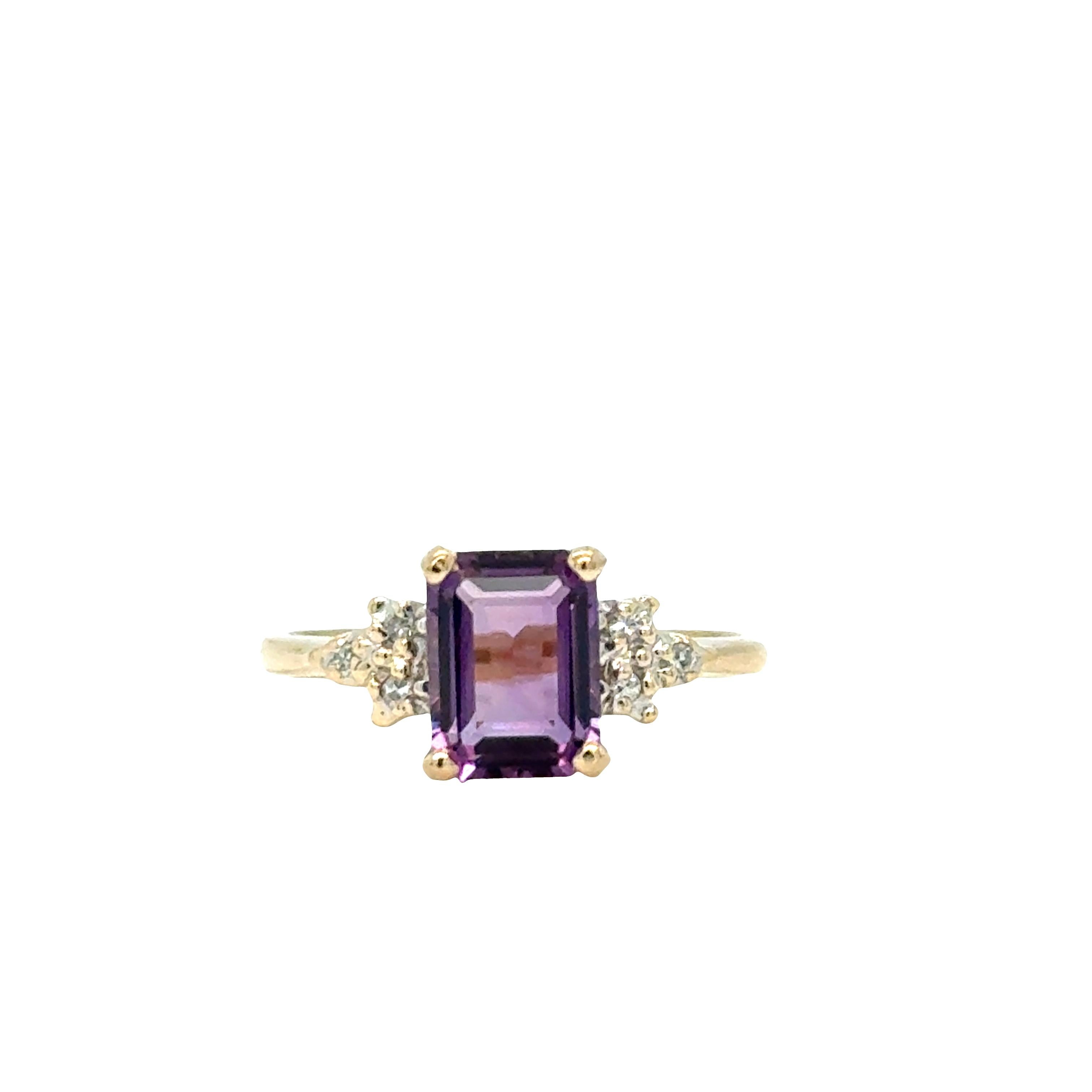 Anello con ametista e diamanti taglio Step-Cut - Oro giallo 14k in vendita 2