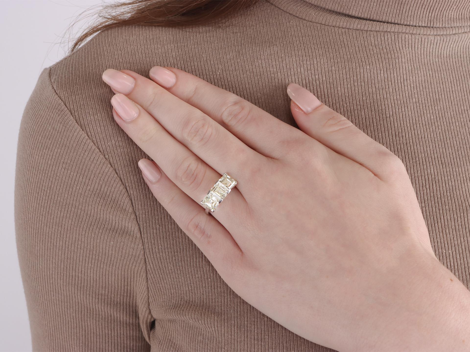 Square Cut Step-cut diamond three stone ring, circa 1950. For Sale