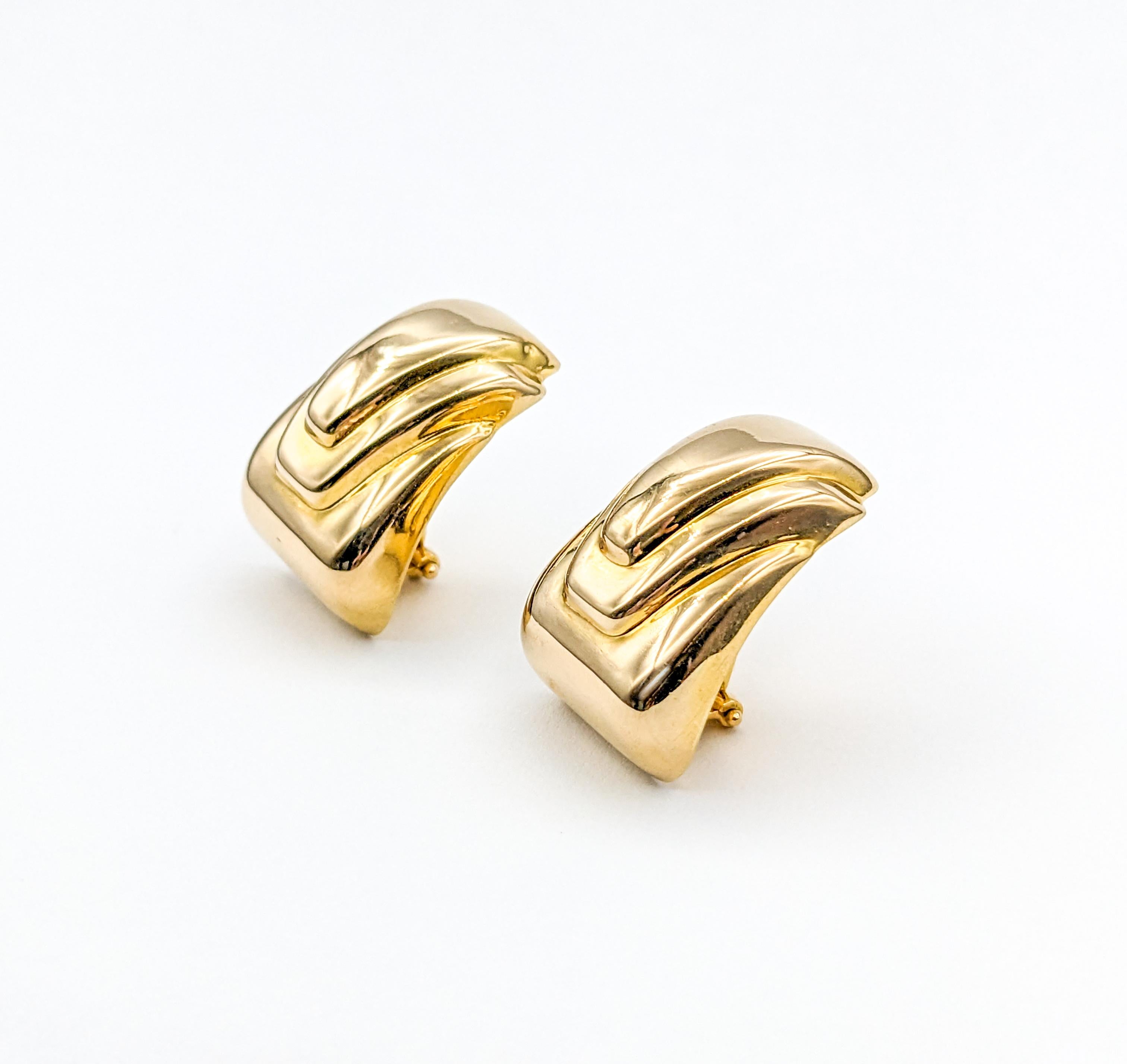 Opulent Step Design Clip On Earrings

Elevate your style with our distinctive clip-on earrings, artfully designed for the modern connoisseur. Set in radiant 14k yellow gold, these earrings present a unique stepped design, adding depth and