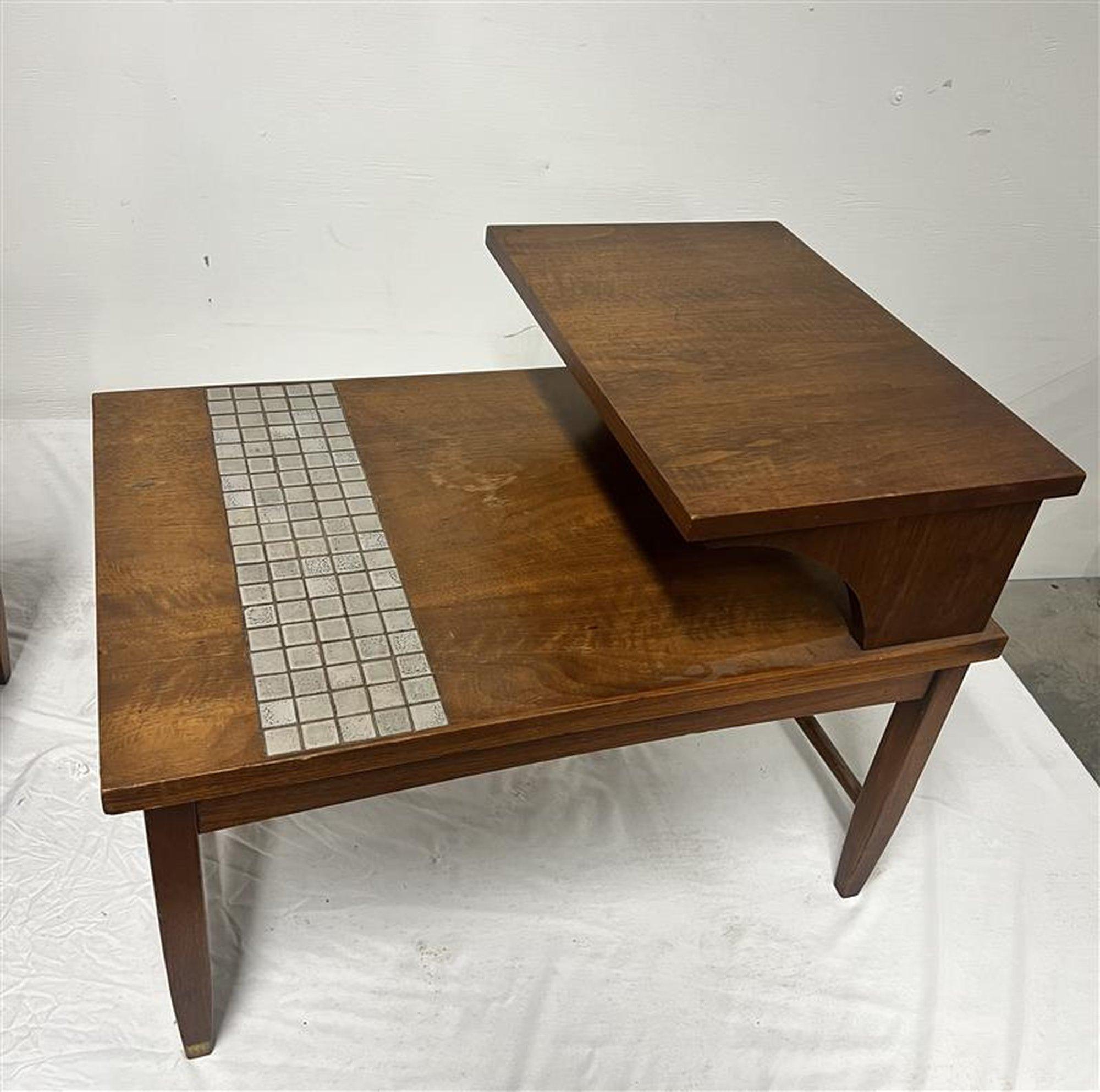 Step up Tables by Lane In Good Condition For Sale In Red Lion, PA