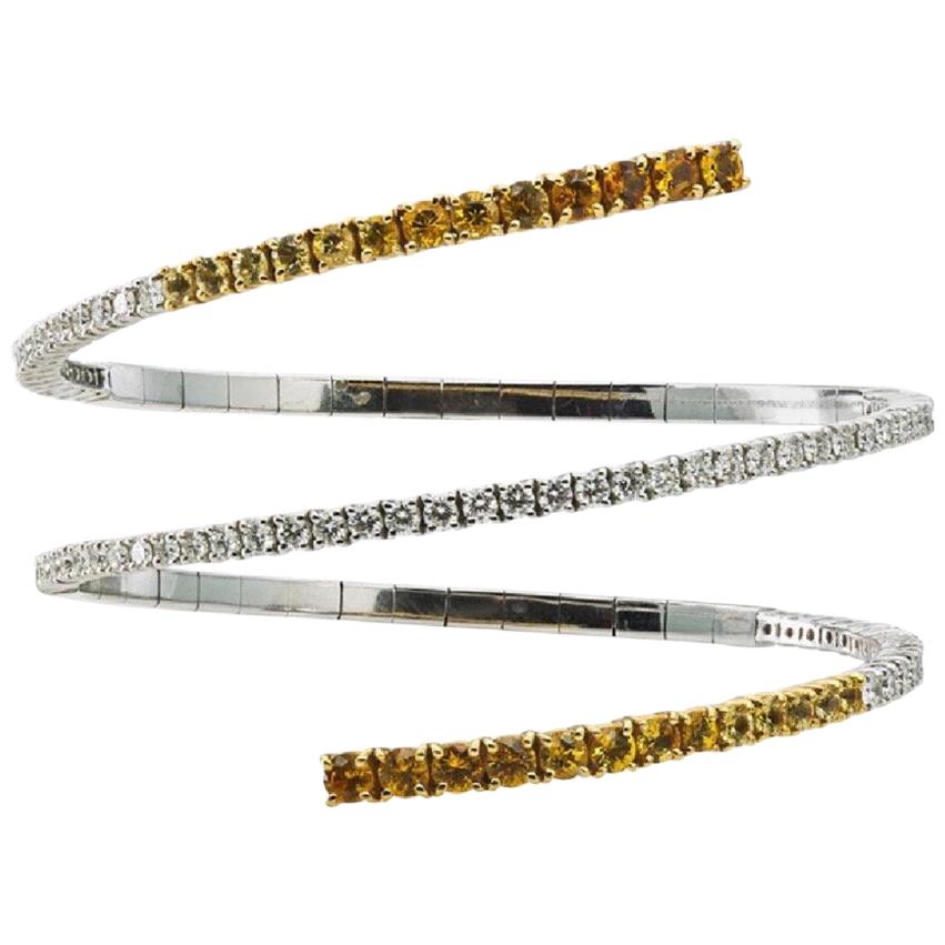 Flexibler Armreif von Stephan Hafner mit 18 Karat Diamanten und Saphiren im Angebot