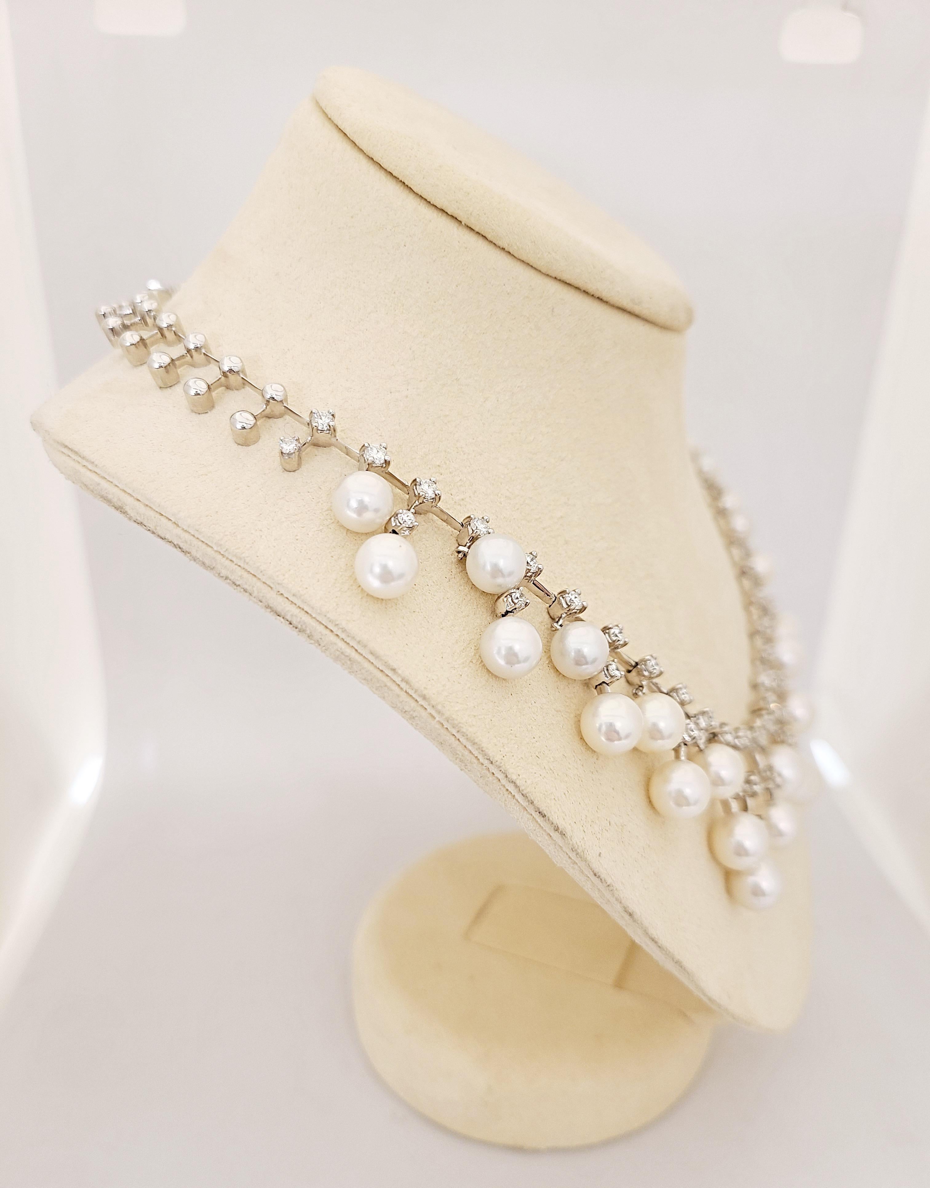 Round Cut Stephan Hafner 18 Karat White Gold Necklace with 4.04 Carat Diamonds and Pearls For Sale