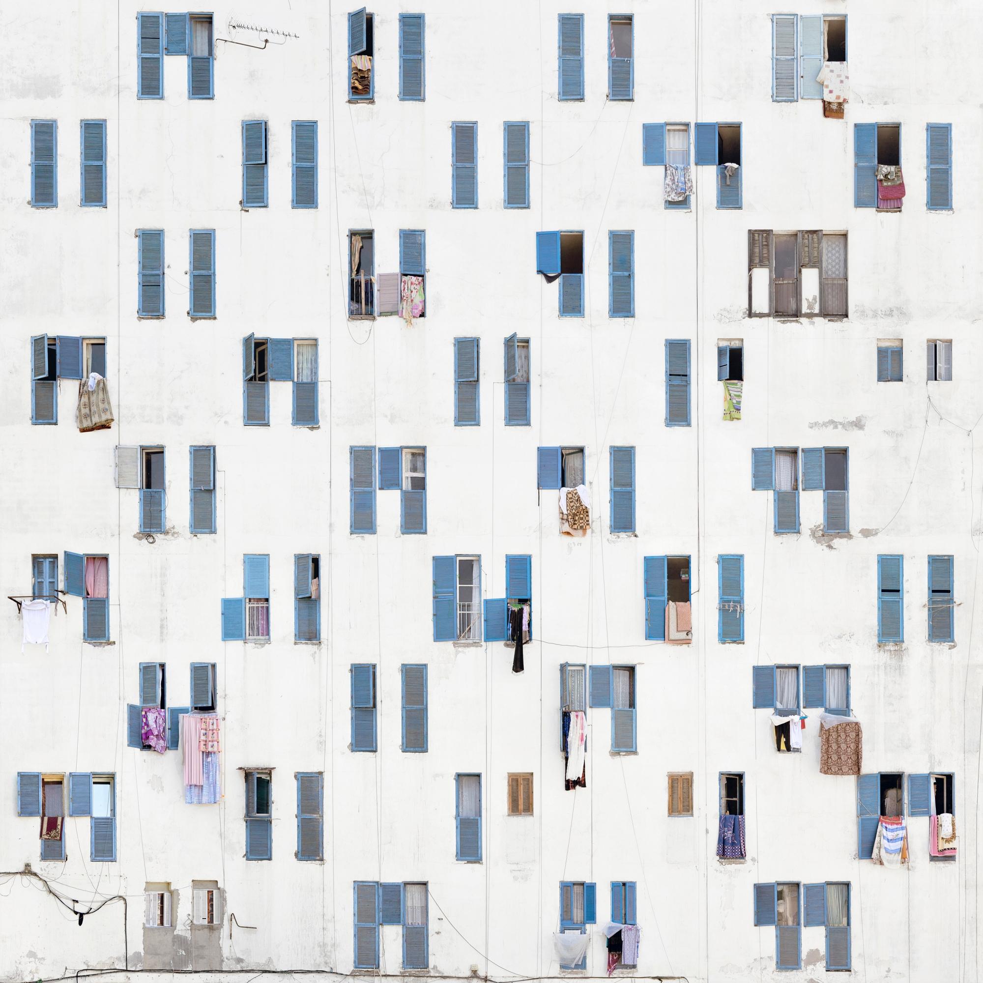 Stéphane COUTURIER (*1957, Francia)
Alger - Titanic n°1, 2013-2015
Stampa a C in cornice d'artista
160 x 160 cm (63 x 63 in.)
Edizione di 5; Ed. n. 2/5


Nato nel 1957 a Neuilly sur Seine, Stéphane Couturier vive e lavora attualmente a Parigi.

Nel