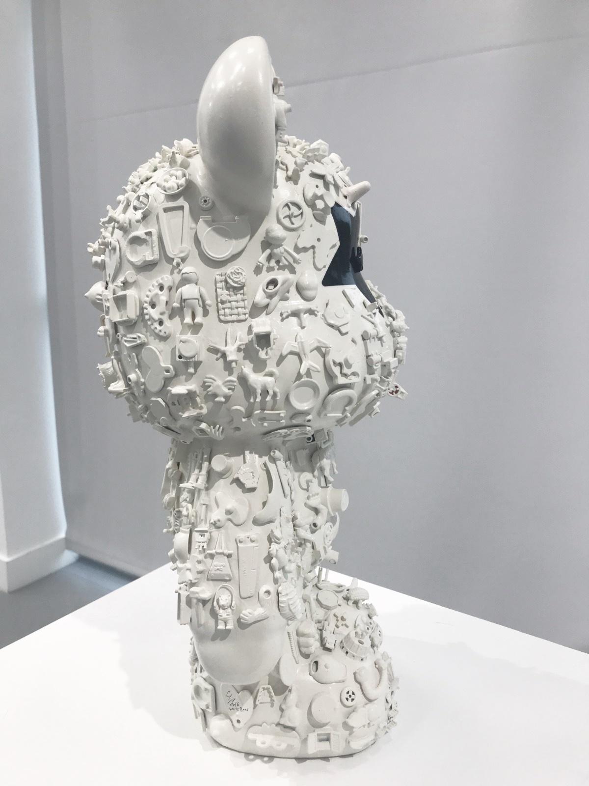 White Bear - Sculpture by Stéphane Gautier