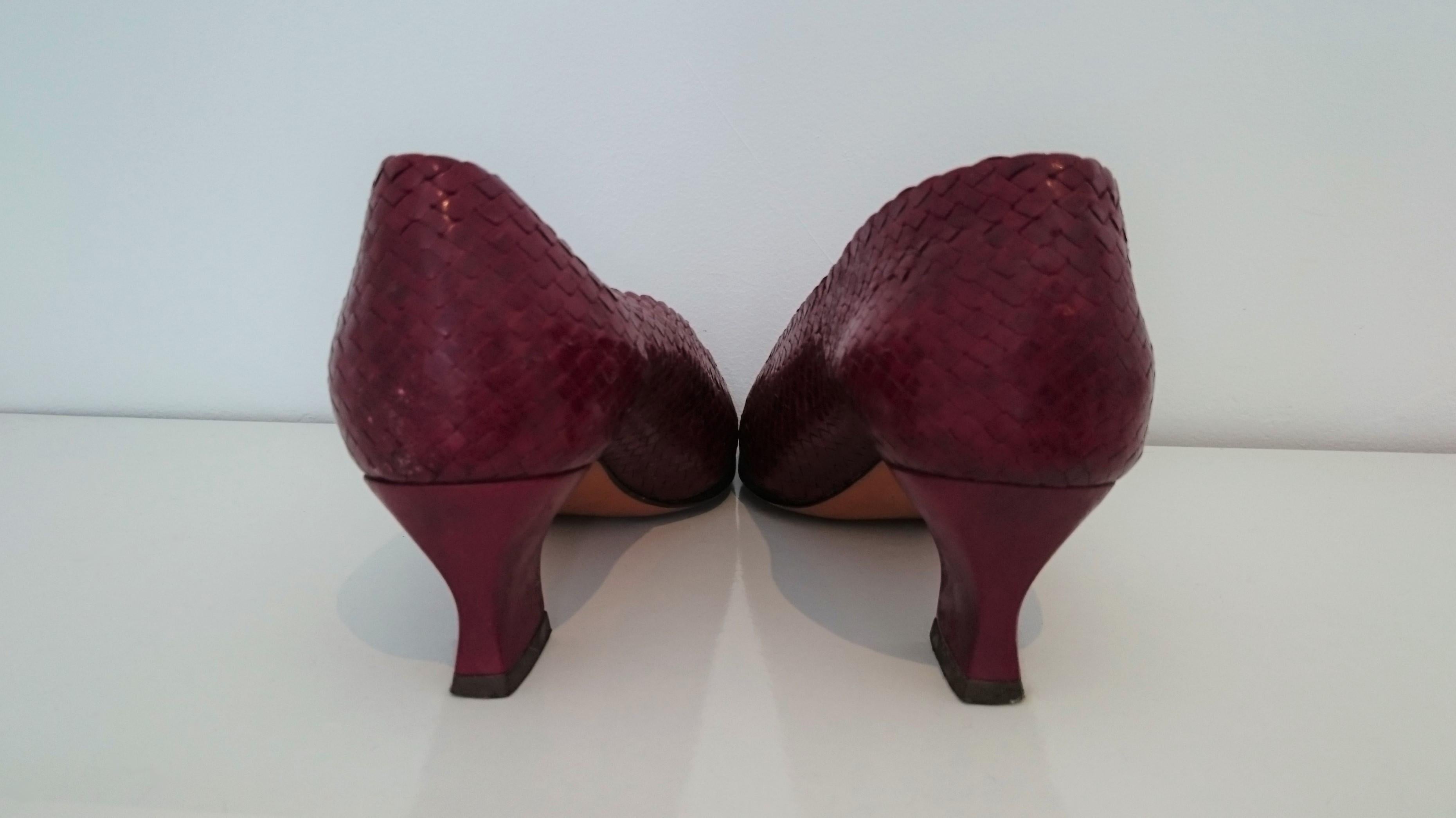 Stephane Kélian Bordeaux Heels with worked overlay leather. Size  In Excellent Condition For Sale In Somo (Santander), ES