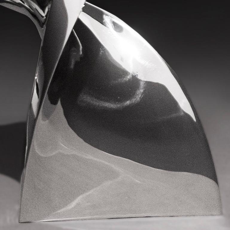 Sustained (Schwarz), Abstract Sculpture, von Stephanie Bachiero