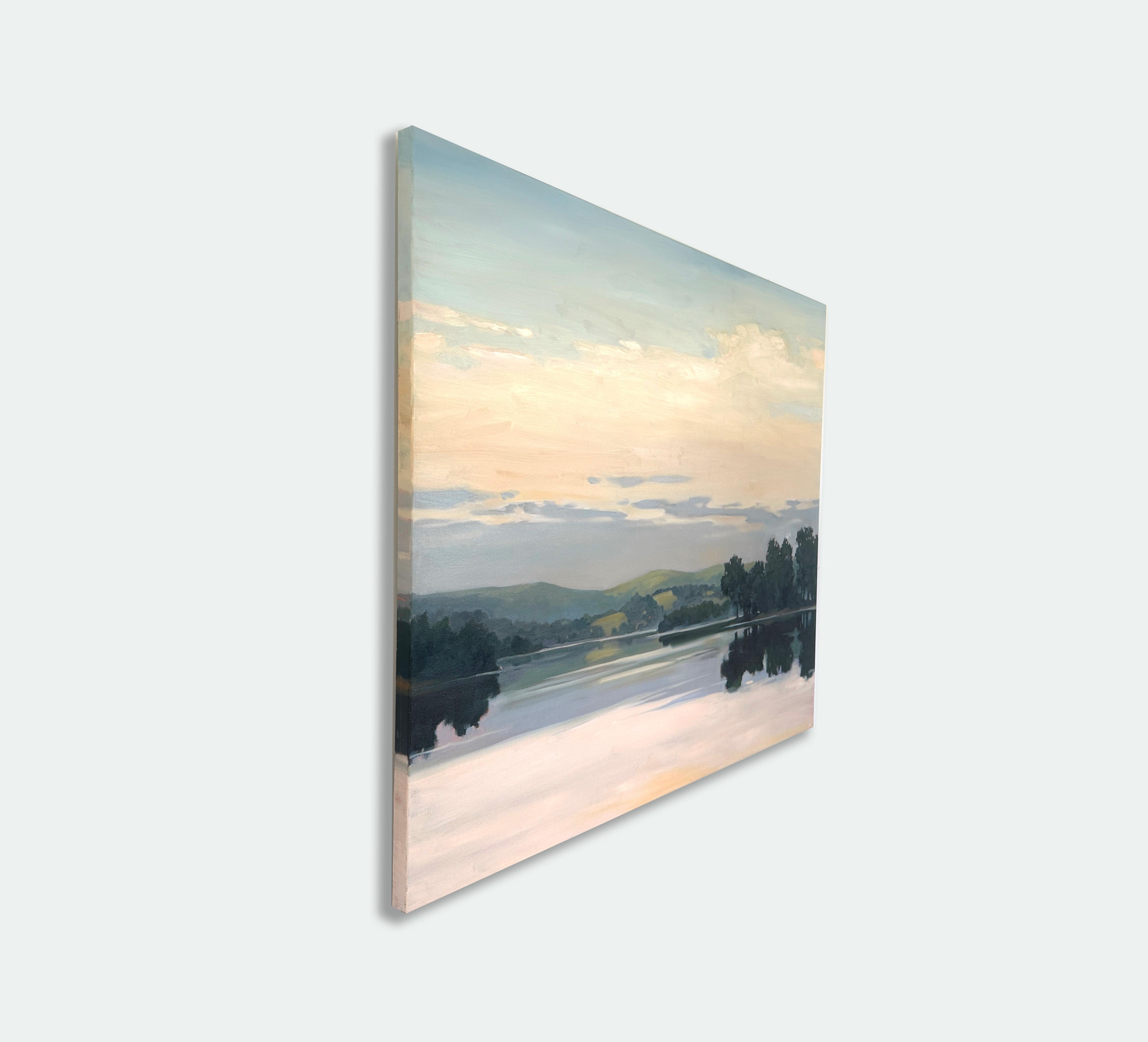 Dieses leuchtende Ölgemälde von Stephanie Johnson mit dem Titel Calm Horizon (Ruhiger Horizont) fängt die ruhige Erhabenheit einer zwischen Himmel und Wasser schwebenden Landschaft ein. Mit weichen Tonübergängen und zarten Pinselstrichen gemalt,