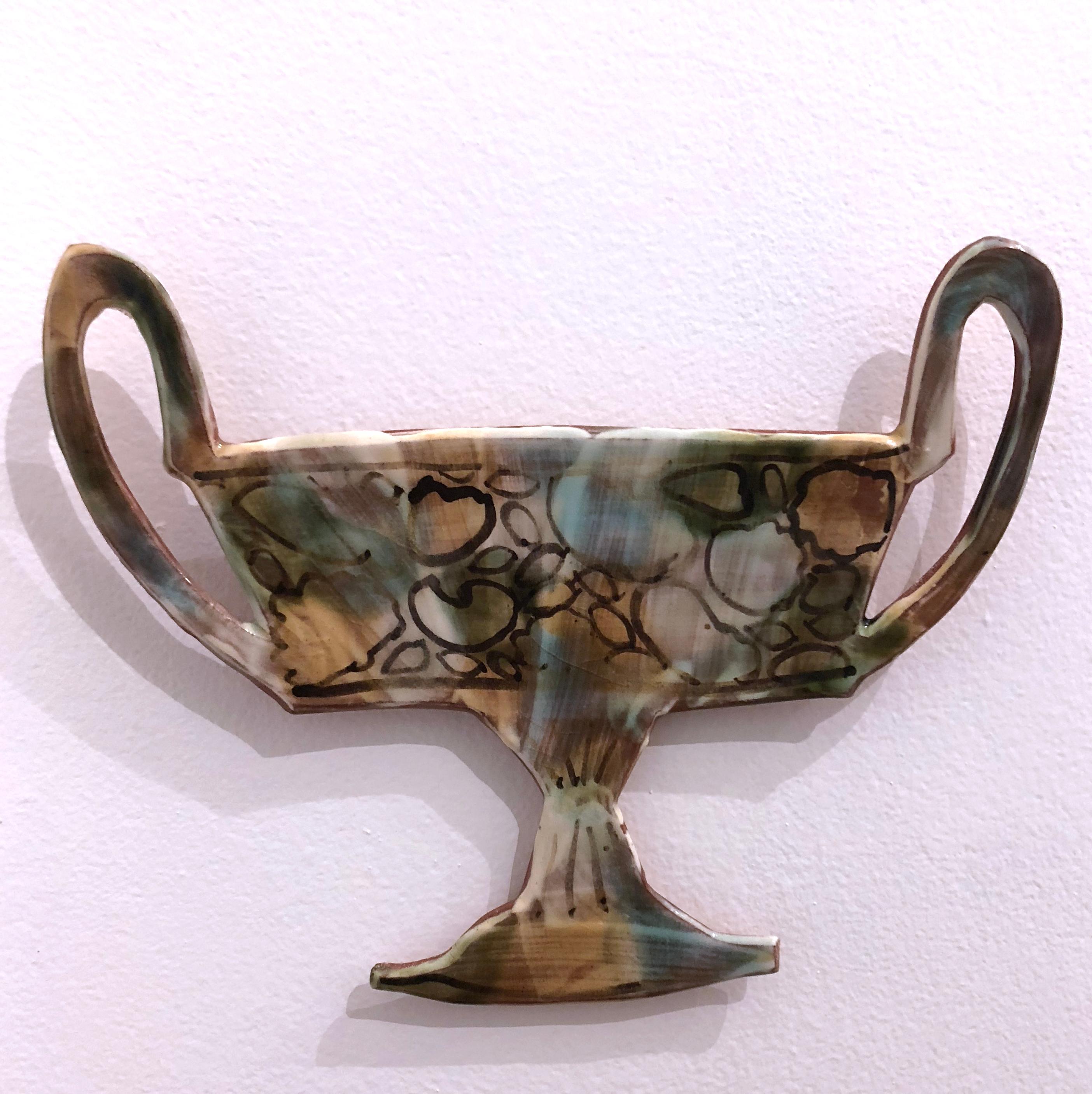 Olla plana XVII, Escultura mural de barro y esmalte, 2019 - Sculpture de Stephanie Kantor