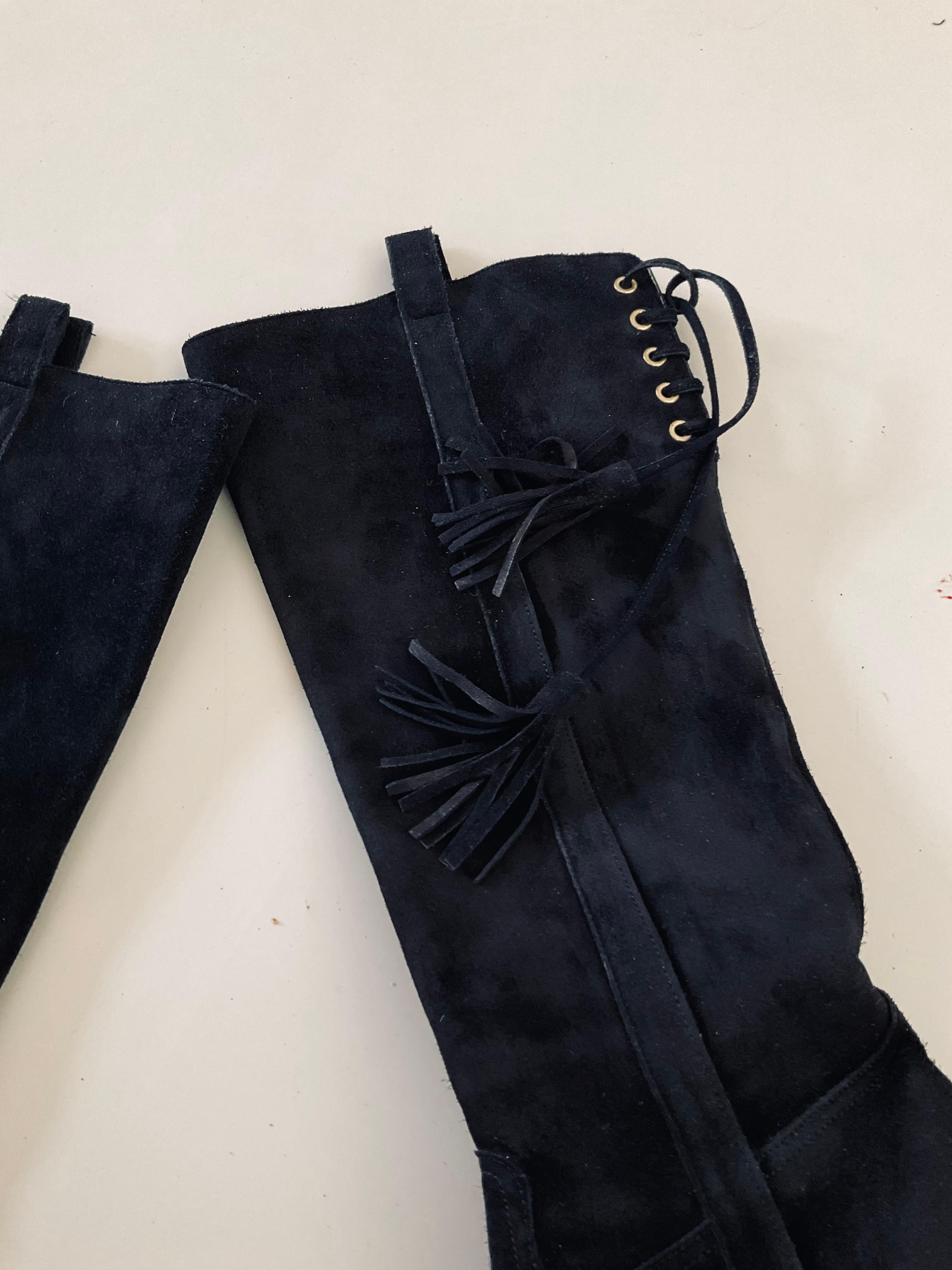 Stephanie Keller Botas de ante negro con borla Tacón icónico años 80 en venta 1