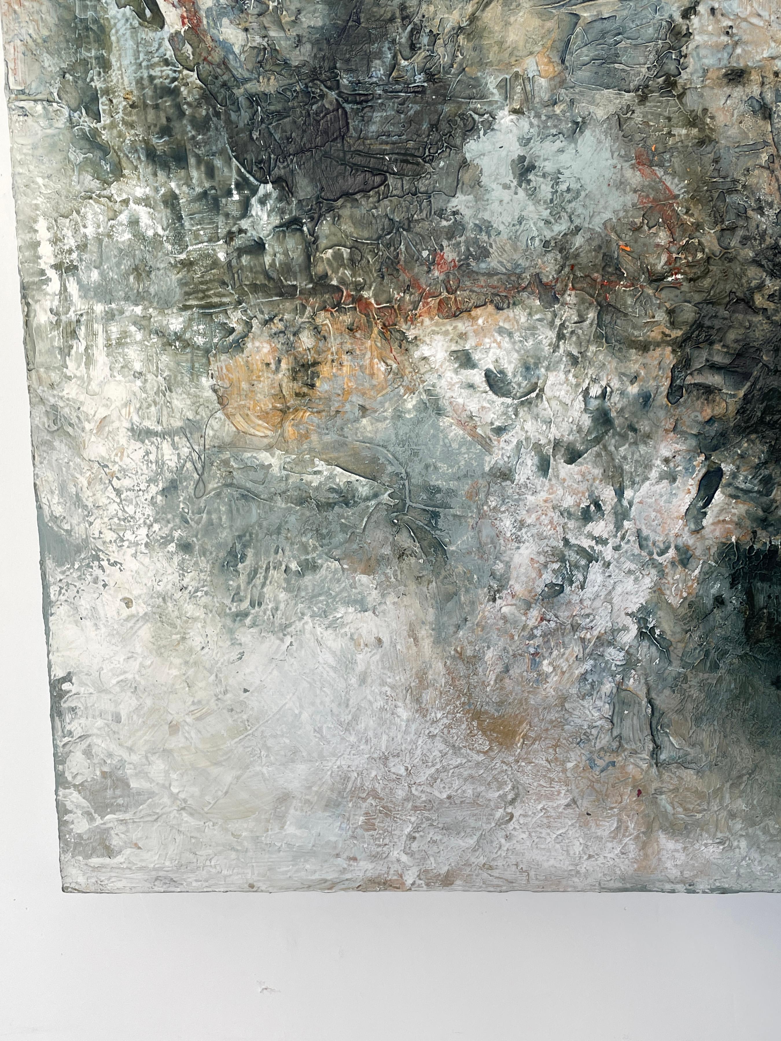 Stephanie Visser, originaria del Michigan sud-occidentale, si è formata al Kendall College of Art and Design di Grand Rapids, nel Michigan. Ha continuato la sua formazione in belle arti e pittura presso la Western Michigan University e il Pasadena
