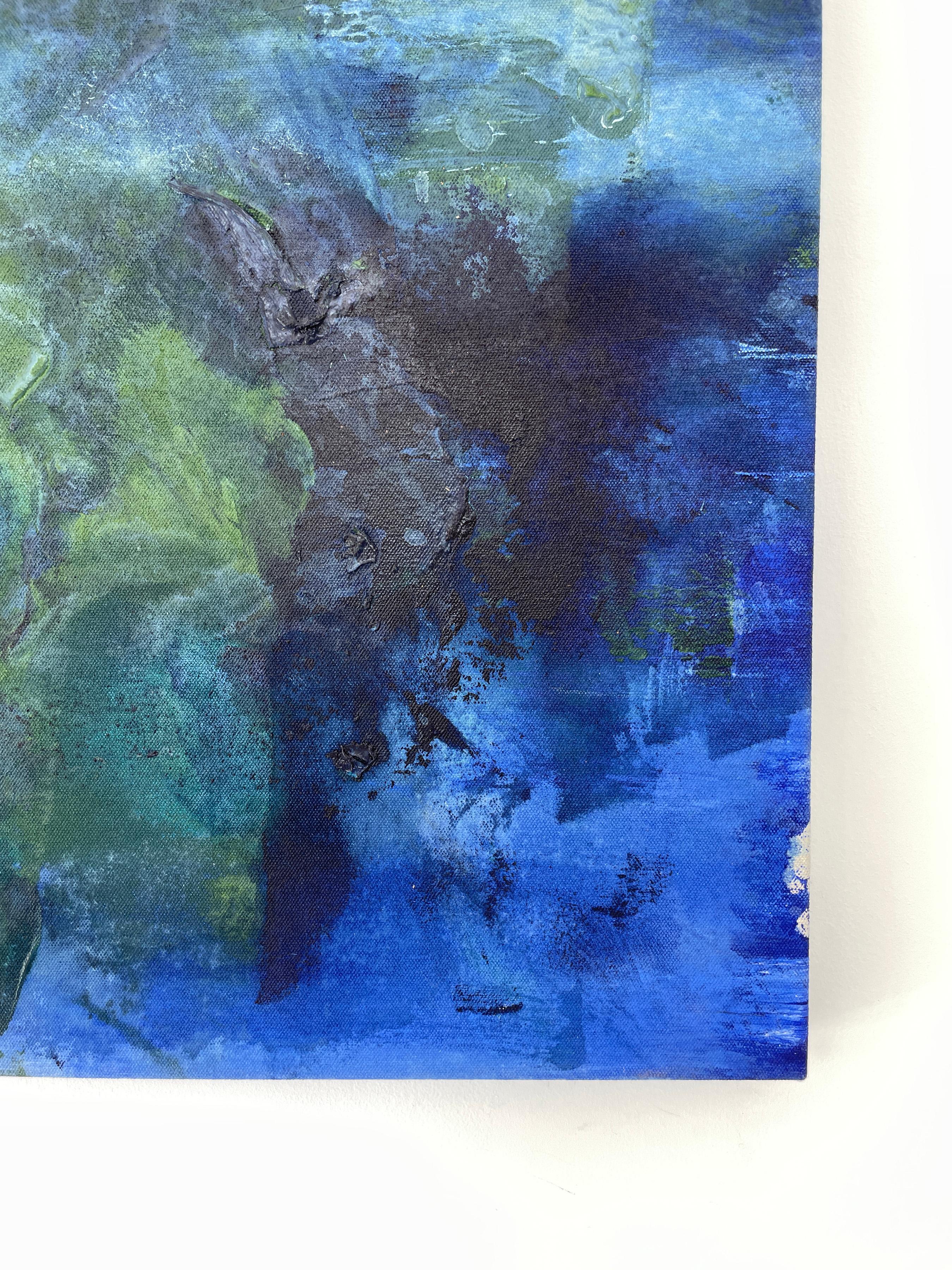 Stephanie Visser, originaria del Michigan sud-occidentale, si è formata al Kendall College of Art and Design di Grand Rapids, nel Michigan. Ha continuato la sua formazione in belle arti e pittura presso la Western Michigan University e il Pasadena