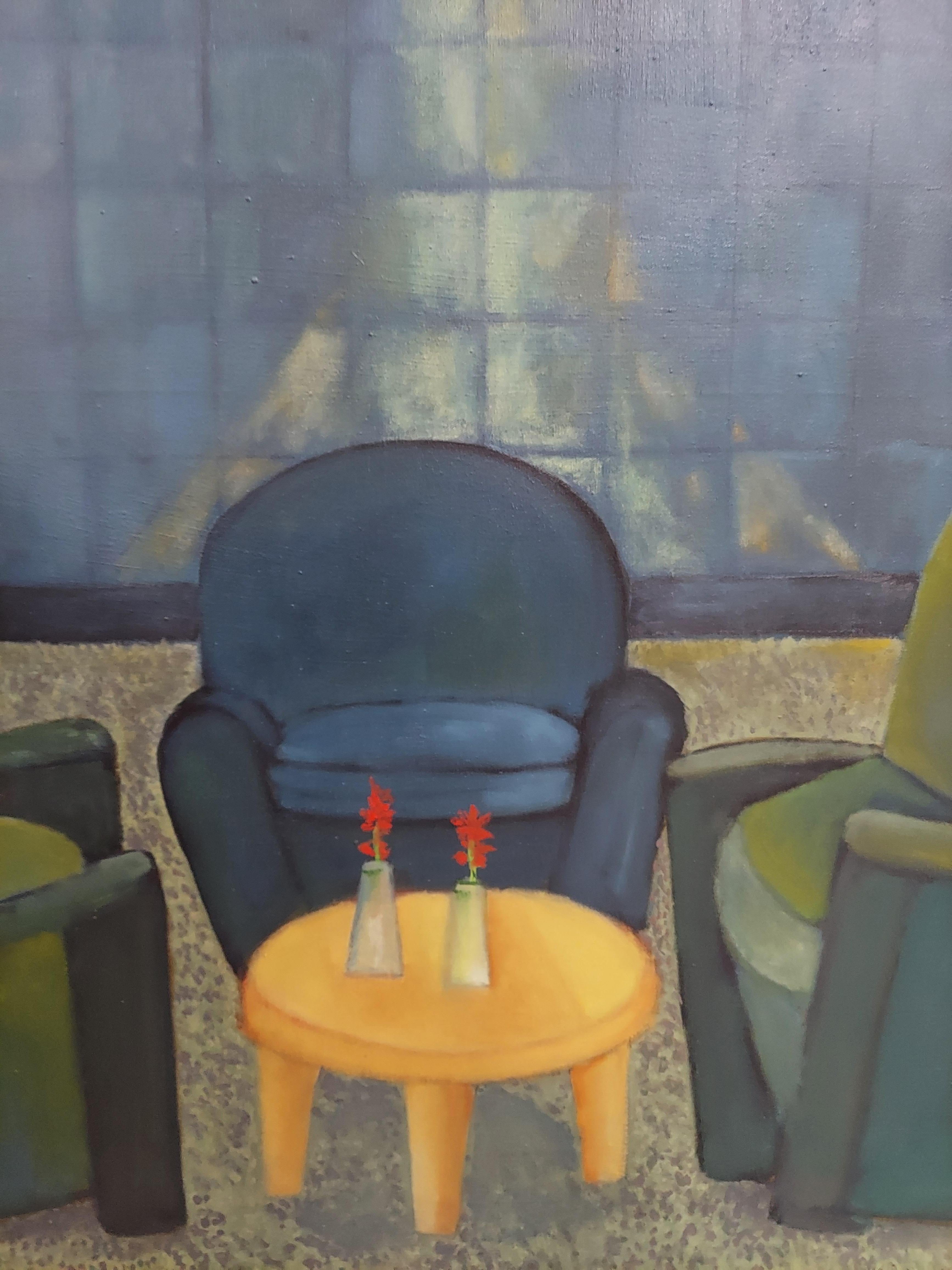 Réunion. Trois chaises vides dans un hall d'entrée d'un immeuble résidentiel de New York, couleurs chaudes Greene & Greene - Contemporain Painting par Stephen Basso