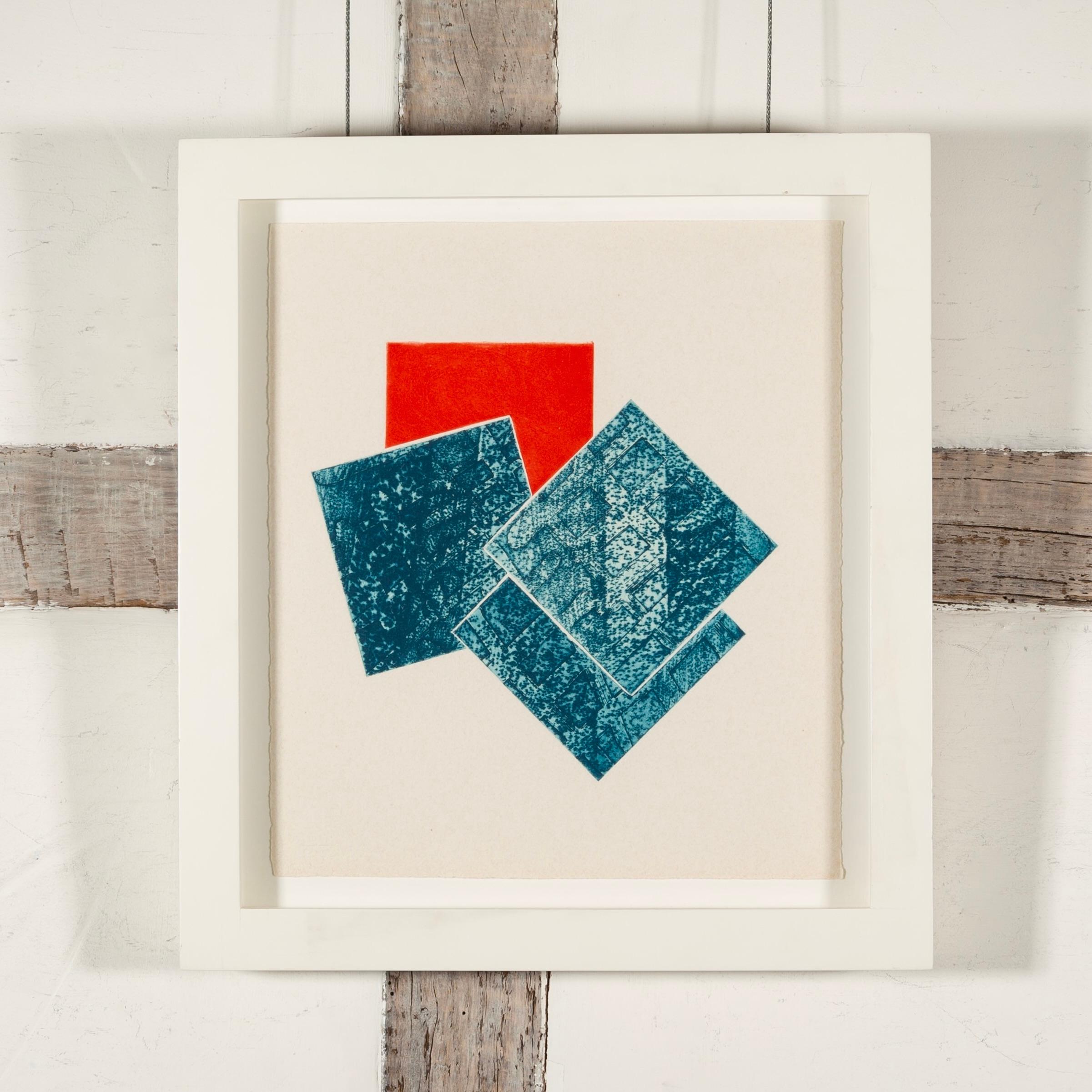 Untitled (Small Etching J), 1979 – Geometrischer abstrakter Druck ohne Titel, Weiß, Blau + Rot – Print von Stephen Buckley