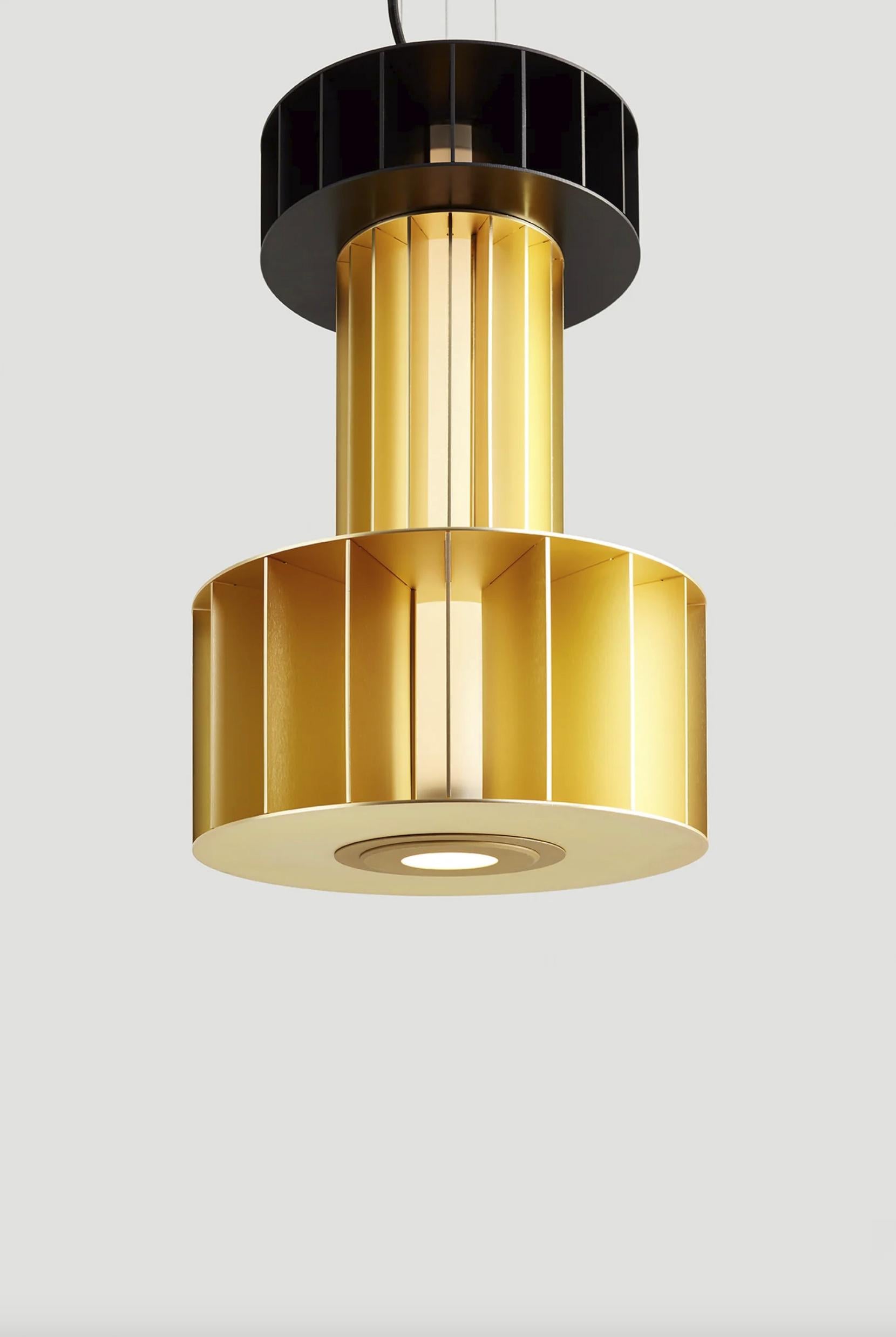 Stephen Burks Babel T PE Lampada a sospensione combinata personalizzata per Parachilna

Lampada sospesa costruita utilizzando strutture in alluminio di diverse altezze e diametri. Le strutture e i colori possono essere combinati in modo casuale