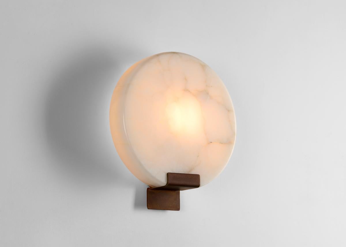 Americano Stephen Downes, Sconce in alabastro lucidato 