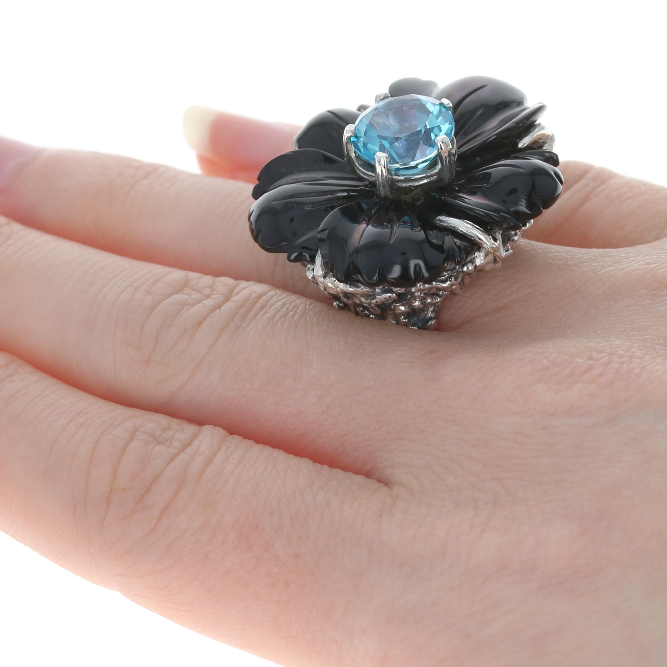 Stephen Dweck Blue Topaz & Carved Mother of Pearl Flower Ring Silver 925 In Excellent Condition In Greensboro, NC