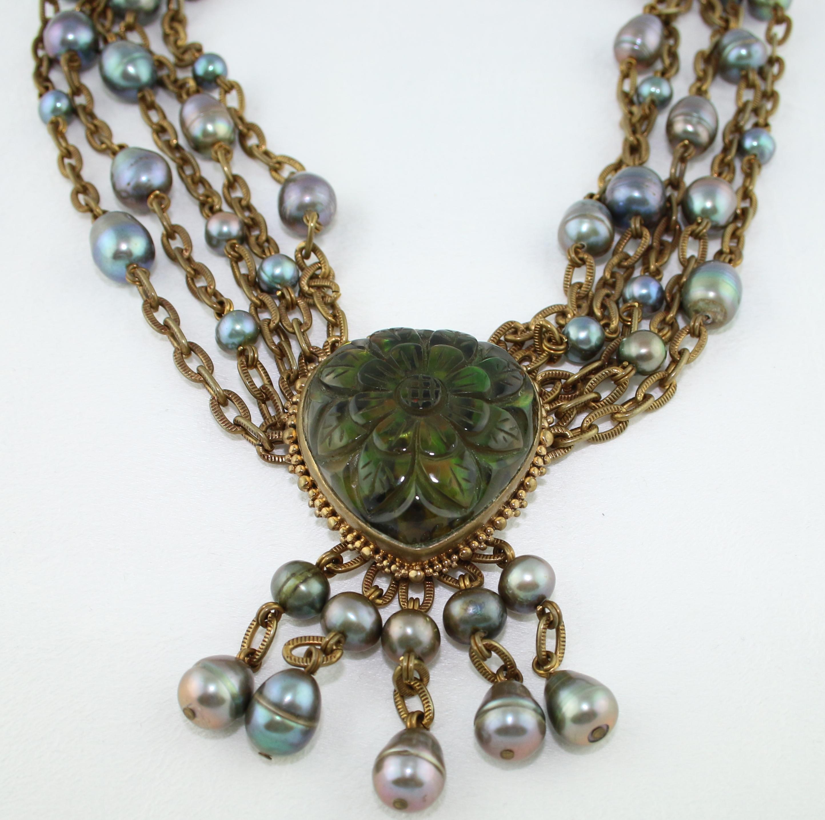 Mehrreihige Halskette aus Messing mit geschnitztem Kristallquarz und Perlen von Stephen Dweck im Zustand „Neu“ im Angebot in New York, NY