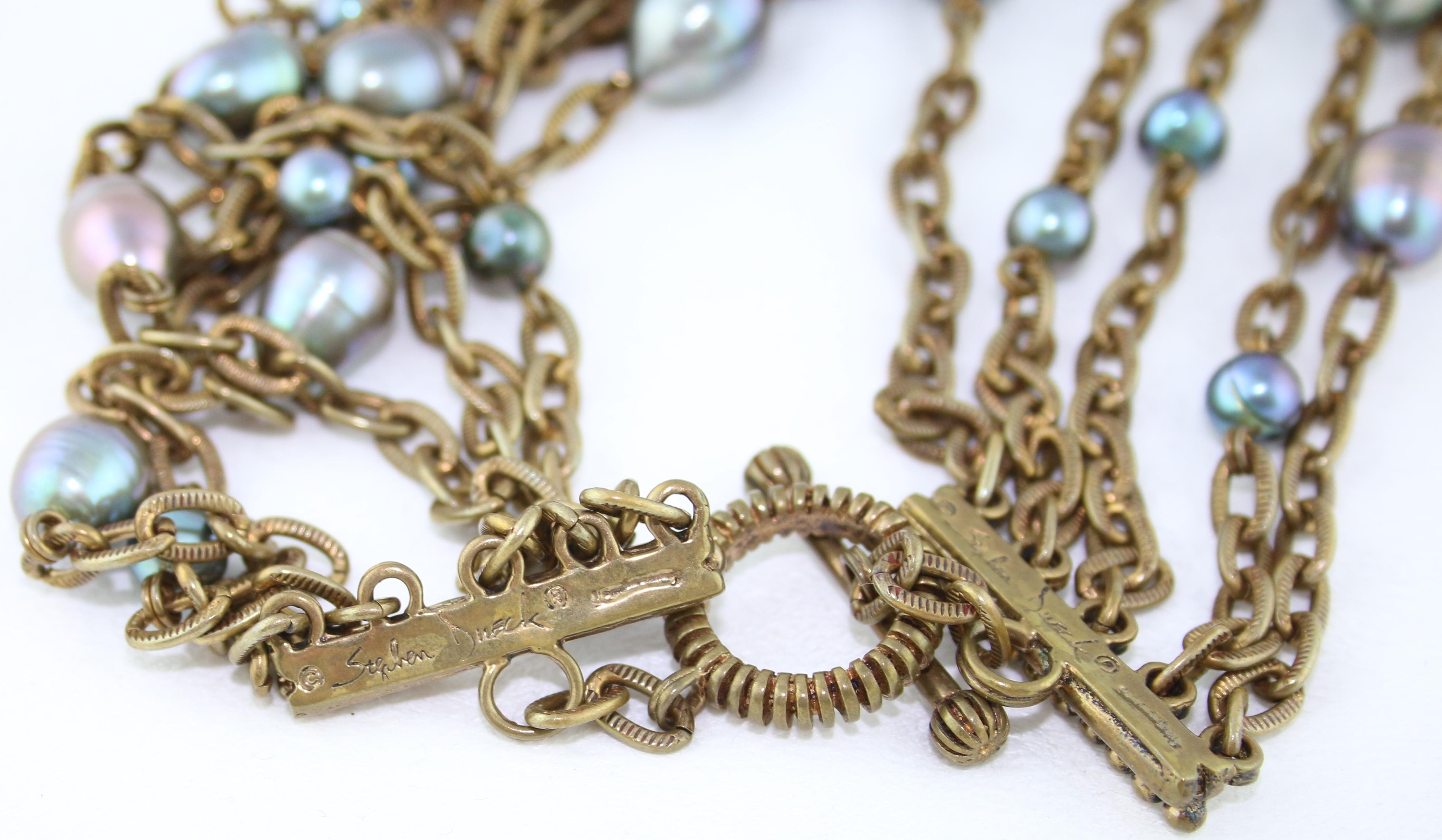 Mehrreihige Halskette aus Messing mit geschnitztem Kristallquarz und Perlen von Stephen Dweck Damen im Angebot
