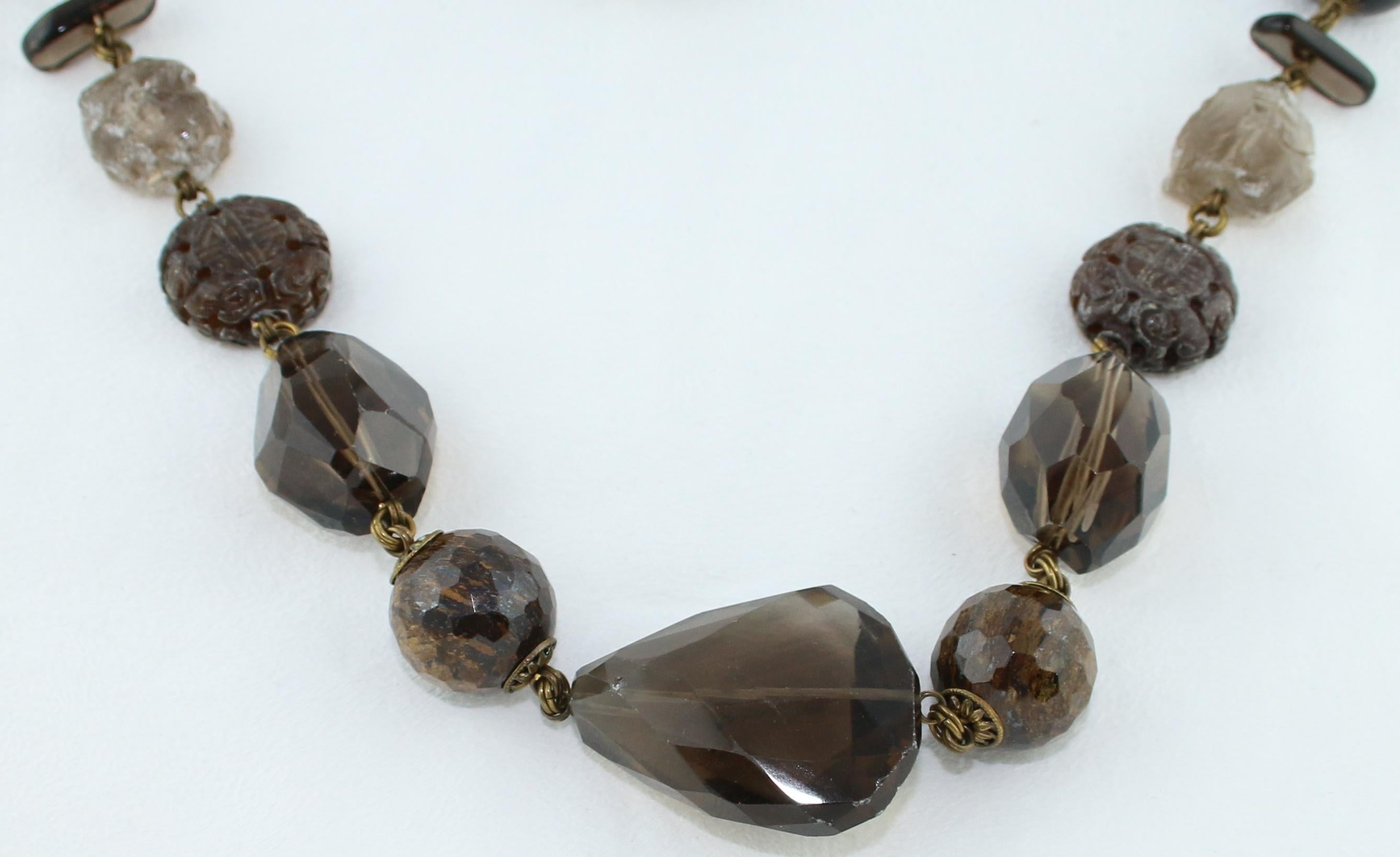 Donna Collana lunga in quarzo e corallo blu in ottone di Stephen Dweck in vendita